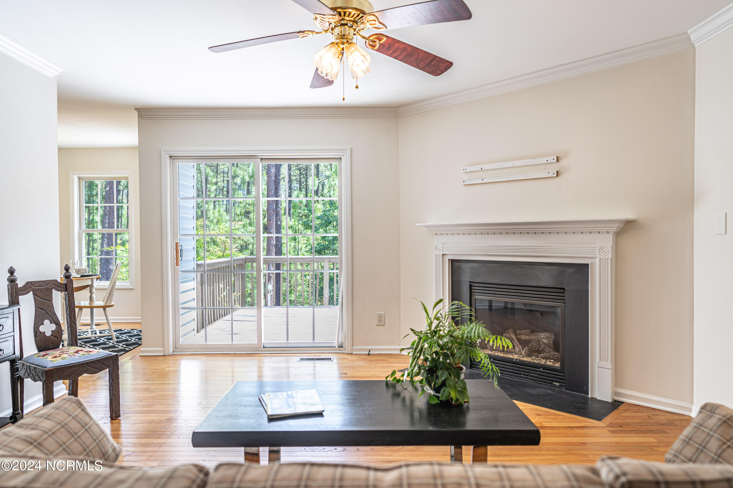 2440 Longleaf Drive W