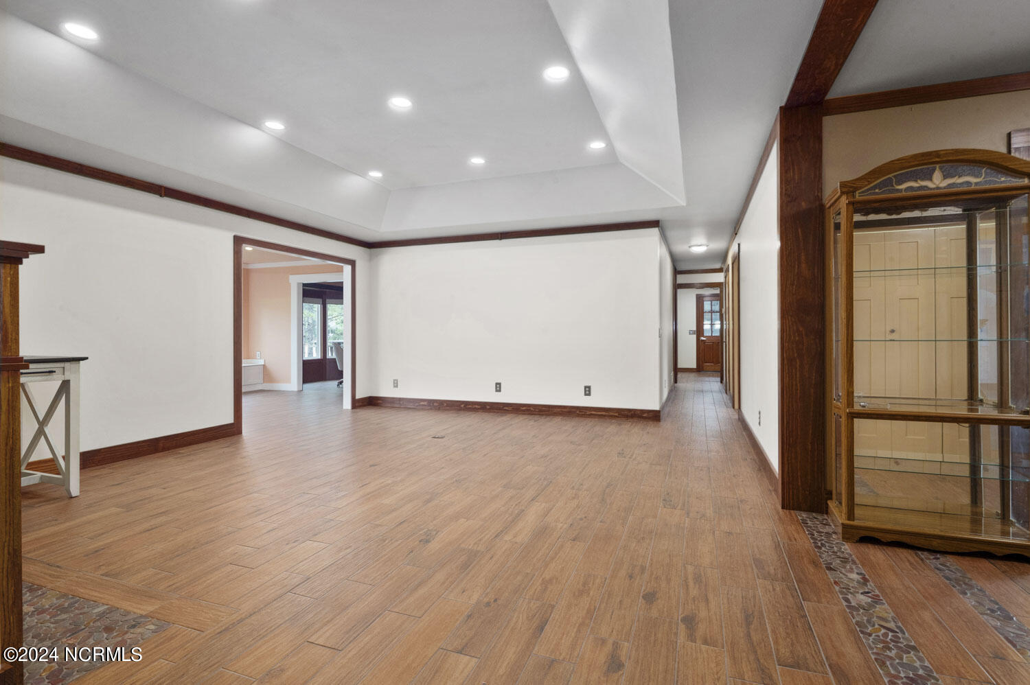 5 Interlachon Lane