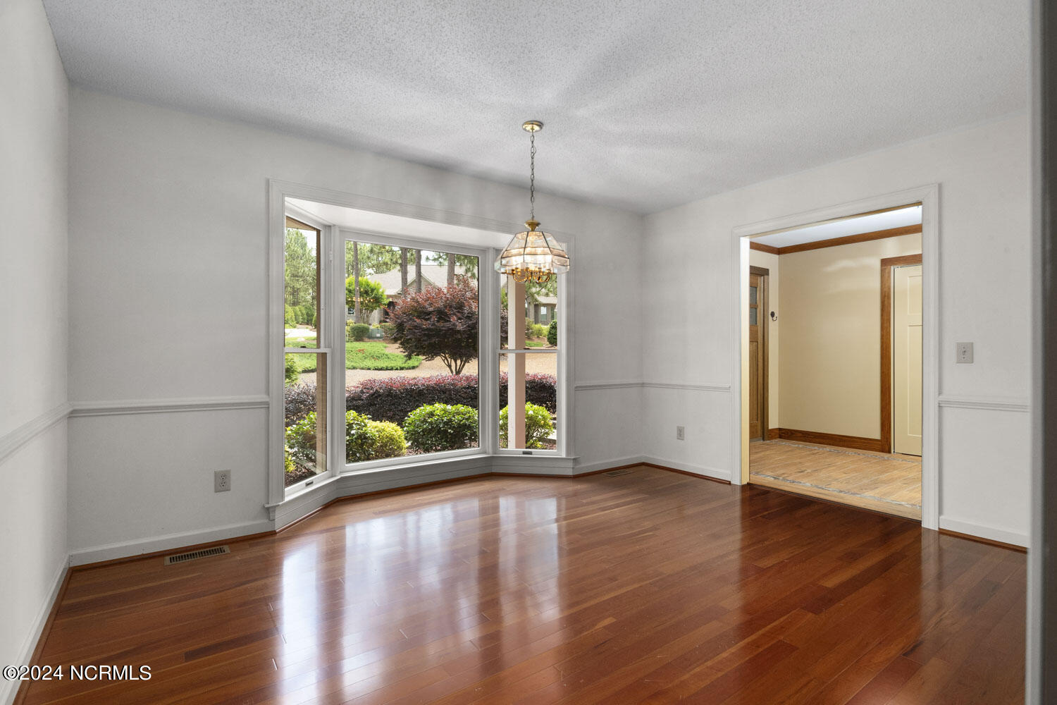 5 Interlachon Lane