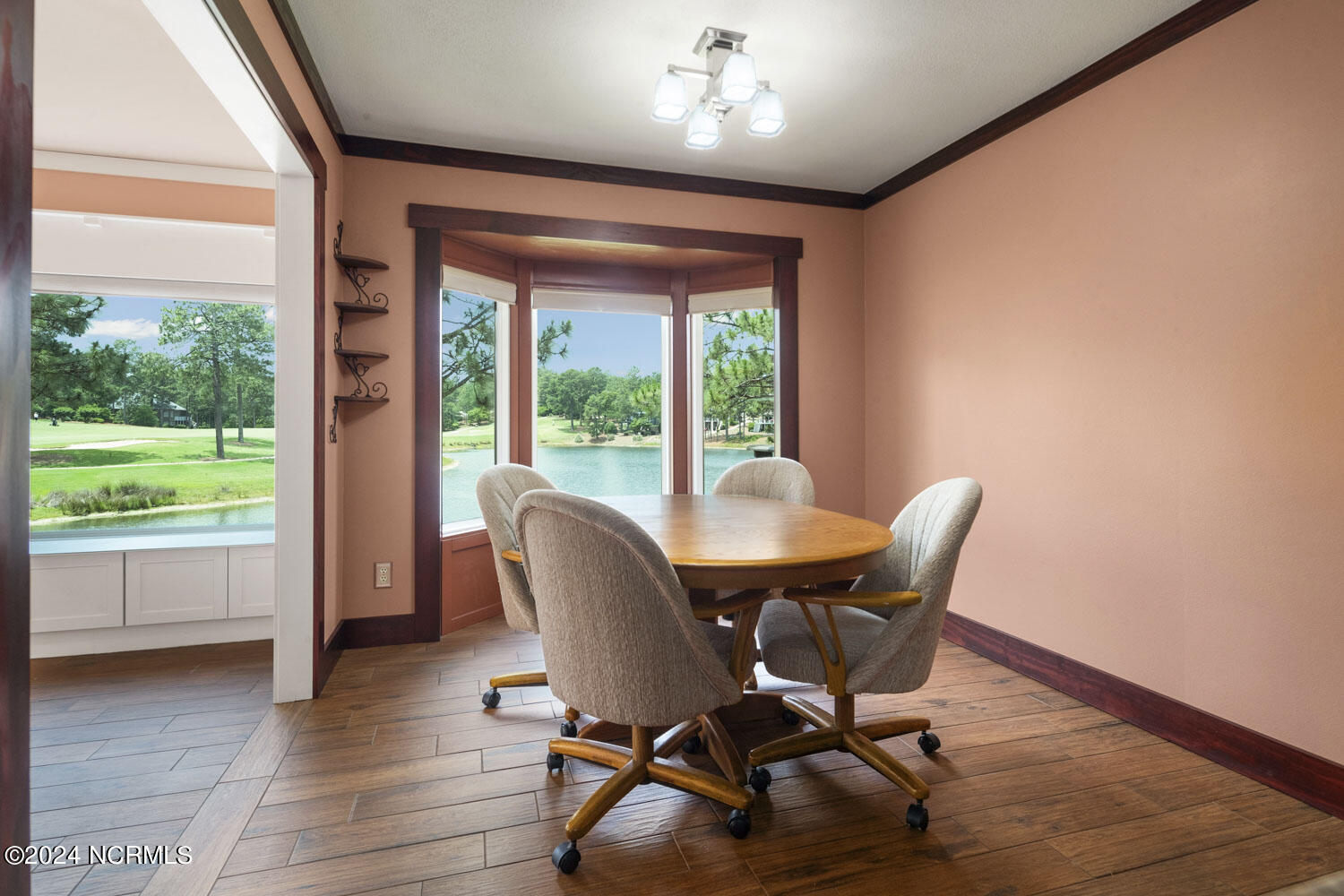 5 Interlachon Lane
