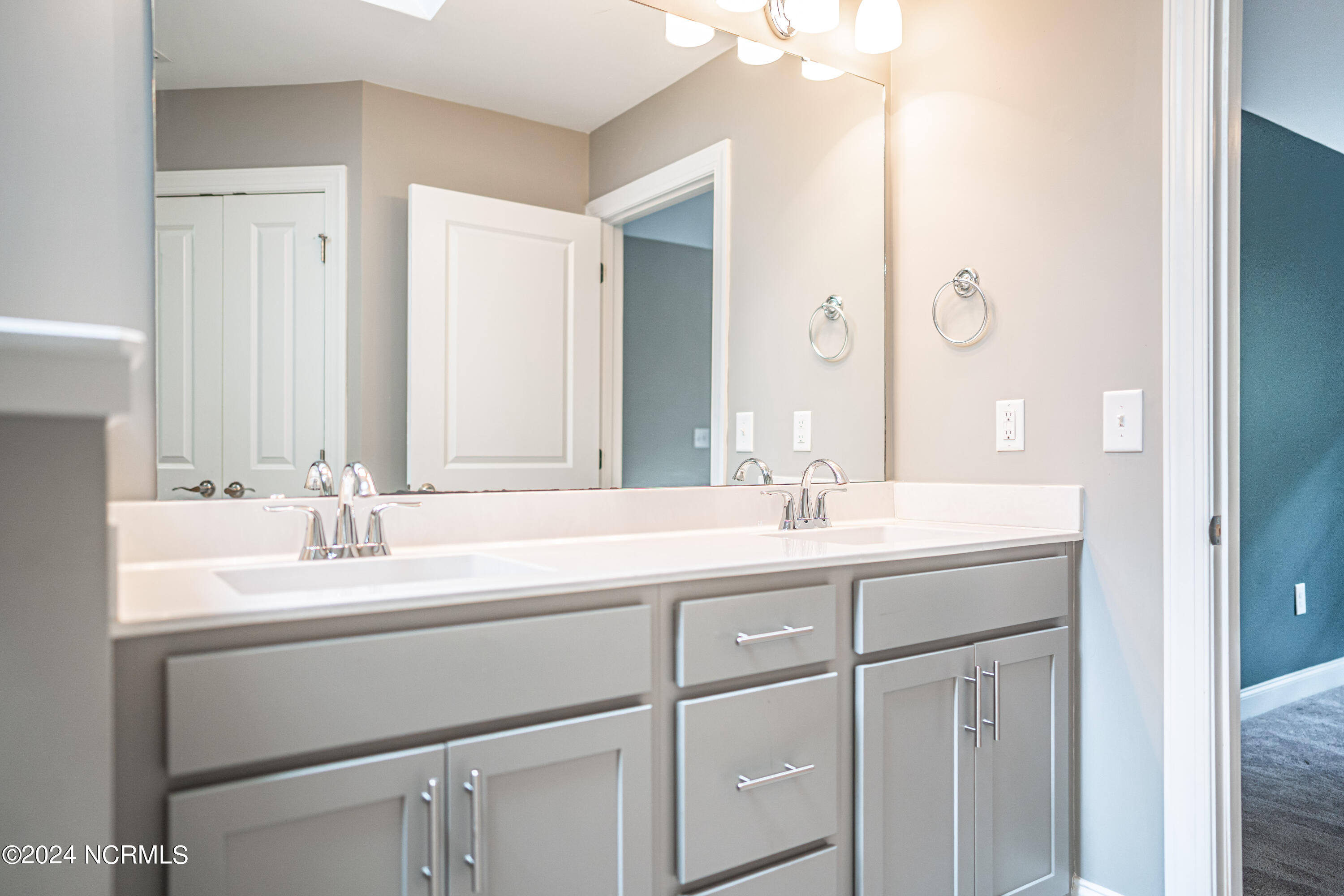 1808 E Indiana Avenue