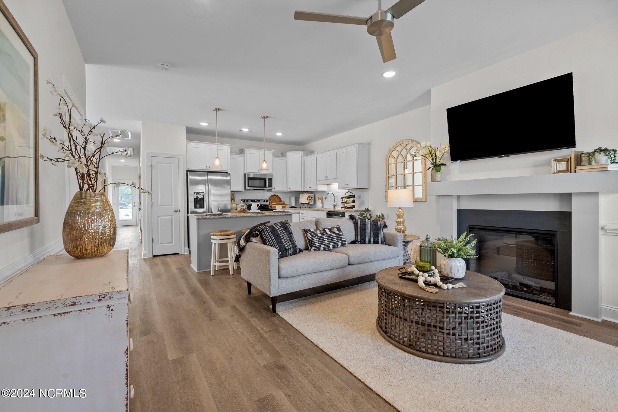 2201 Dartford Drive B