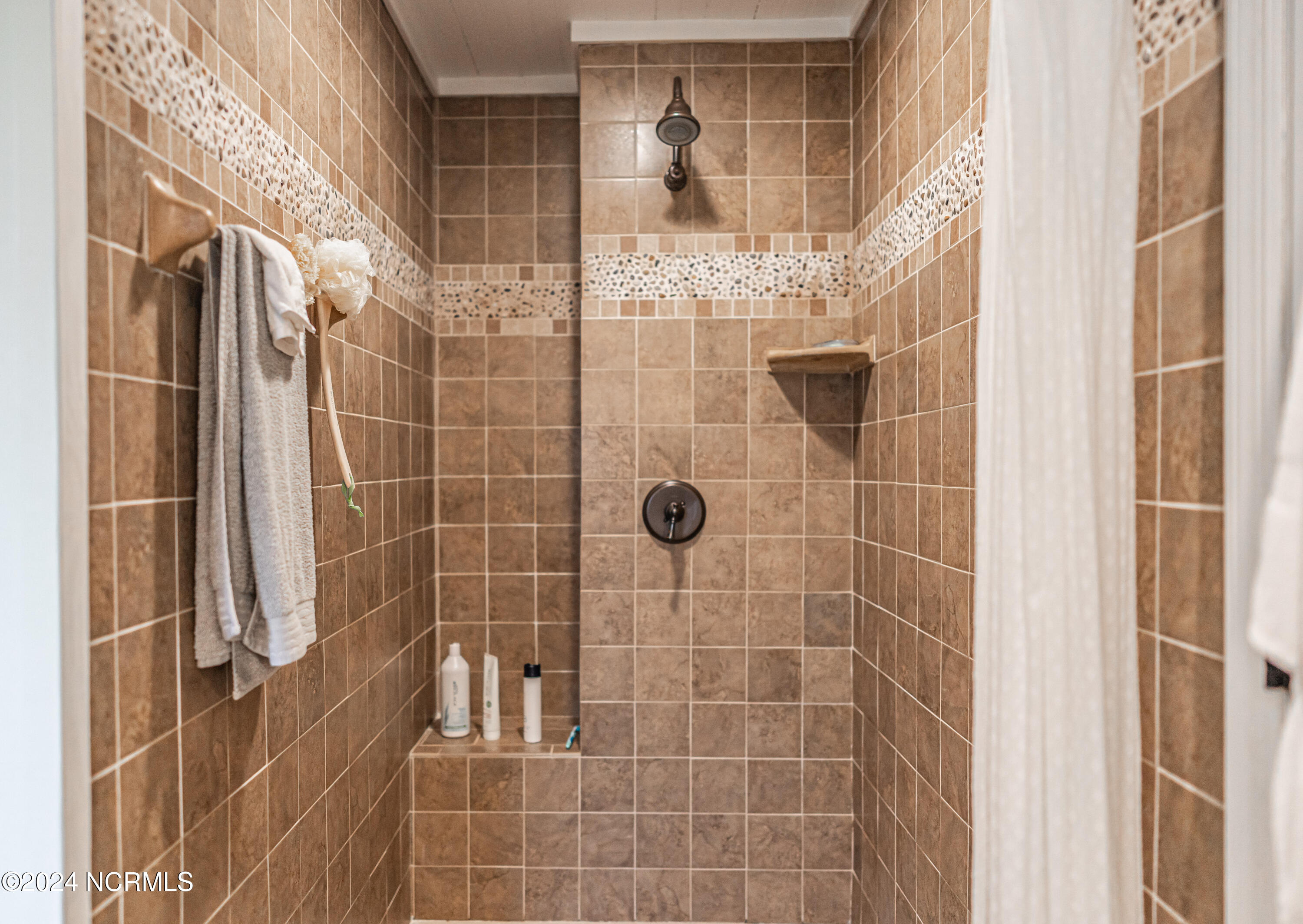 28 S Lakeshore Drive