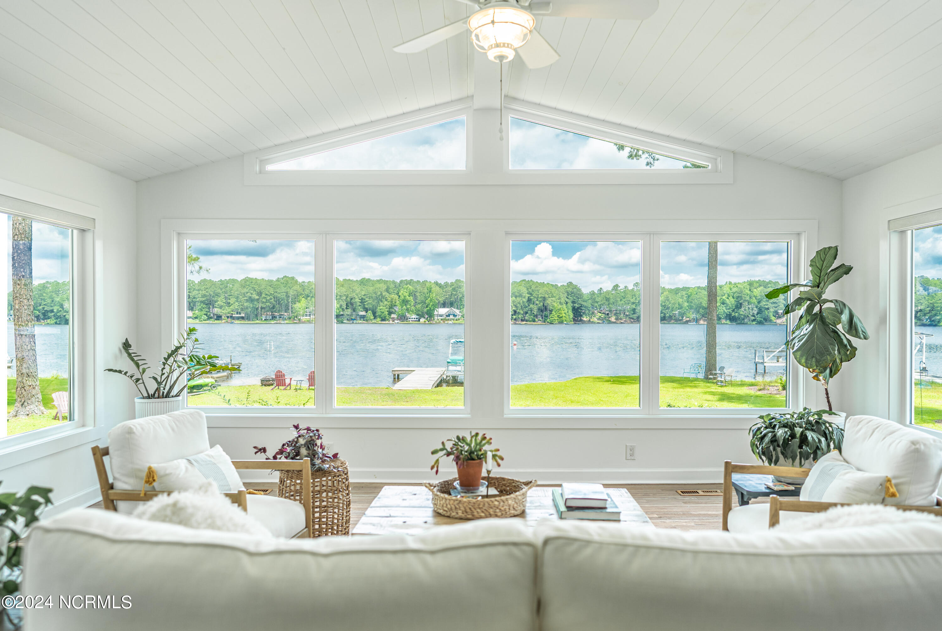 28 S Lakeshore Drive