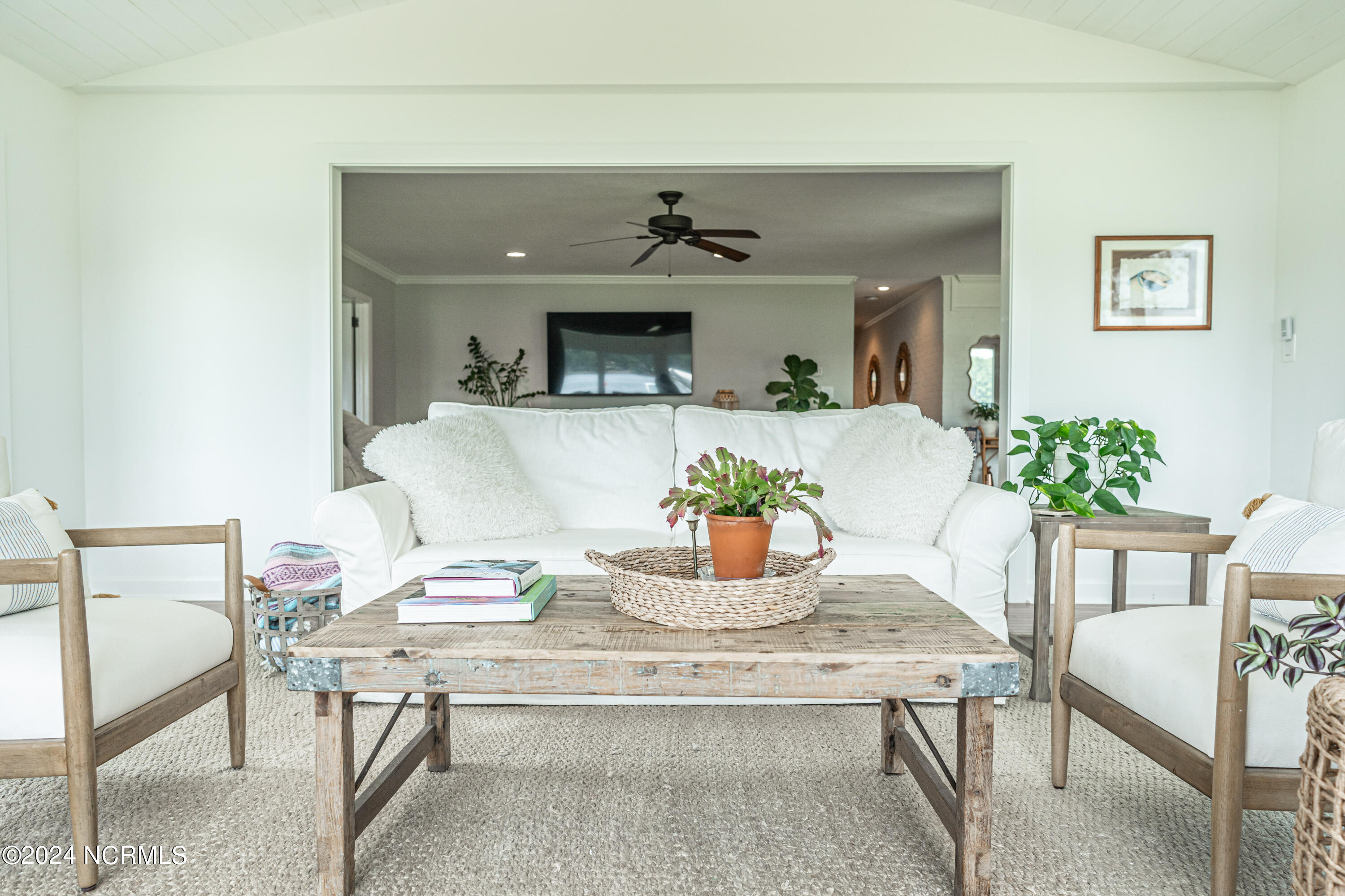 28 S Lakeshore Drive