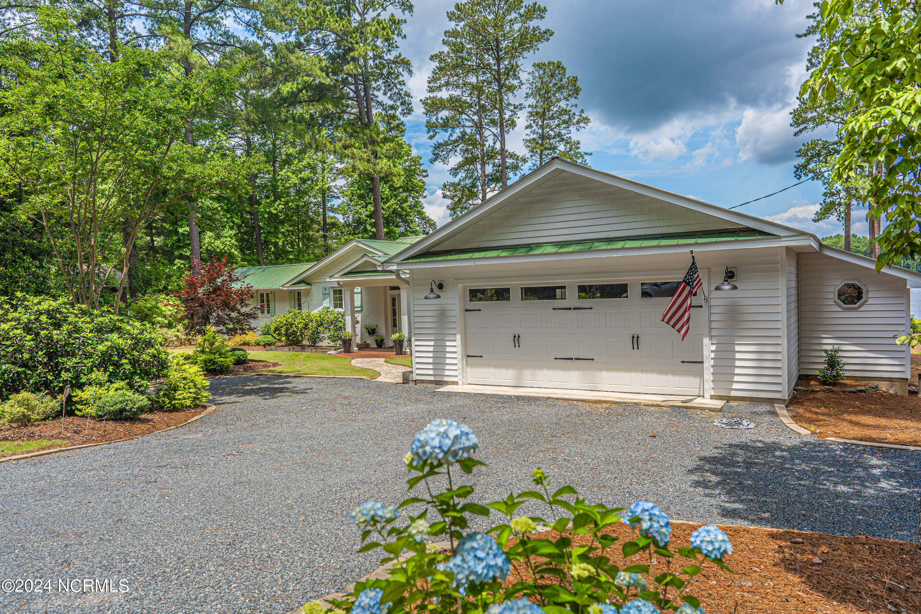 28 S Lakeshore Drive