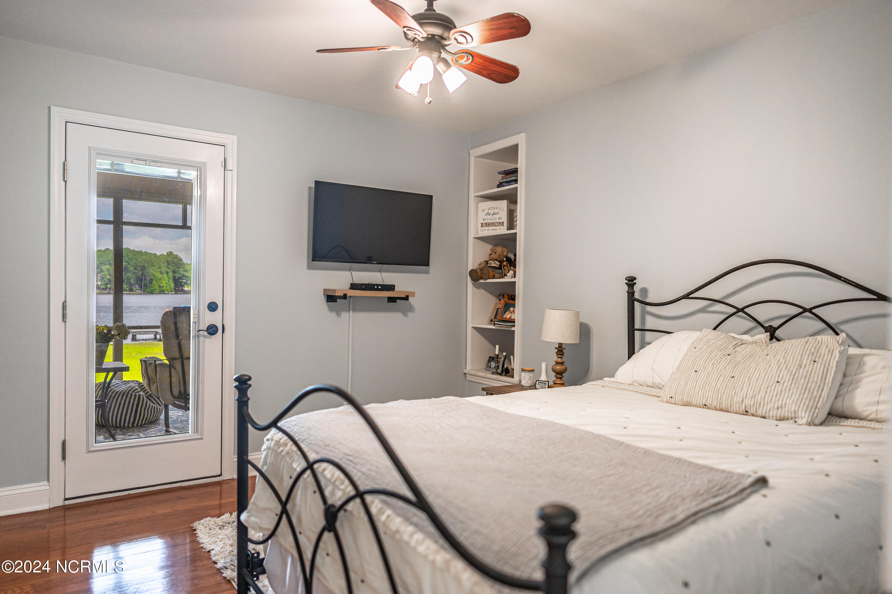 28 S Lakeshore Drive