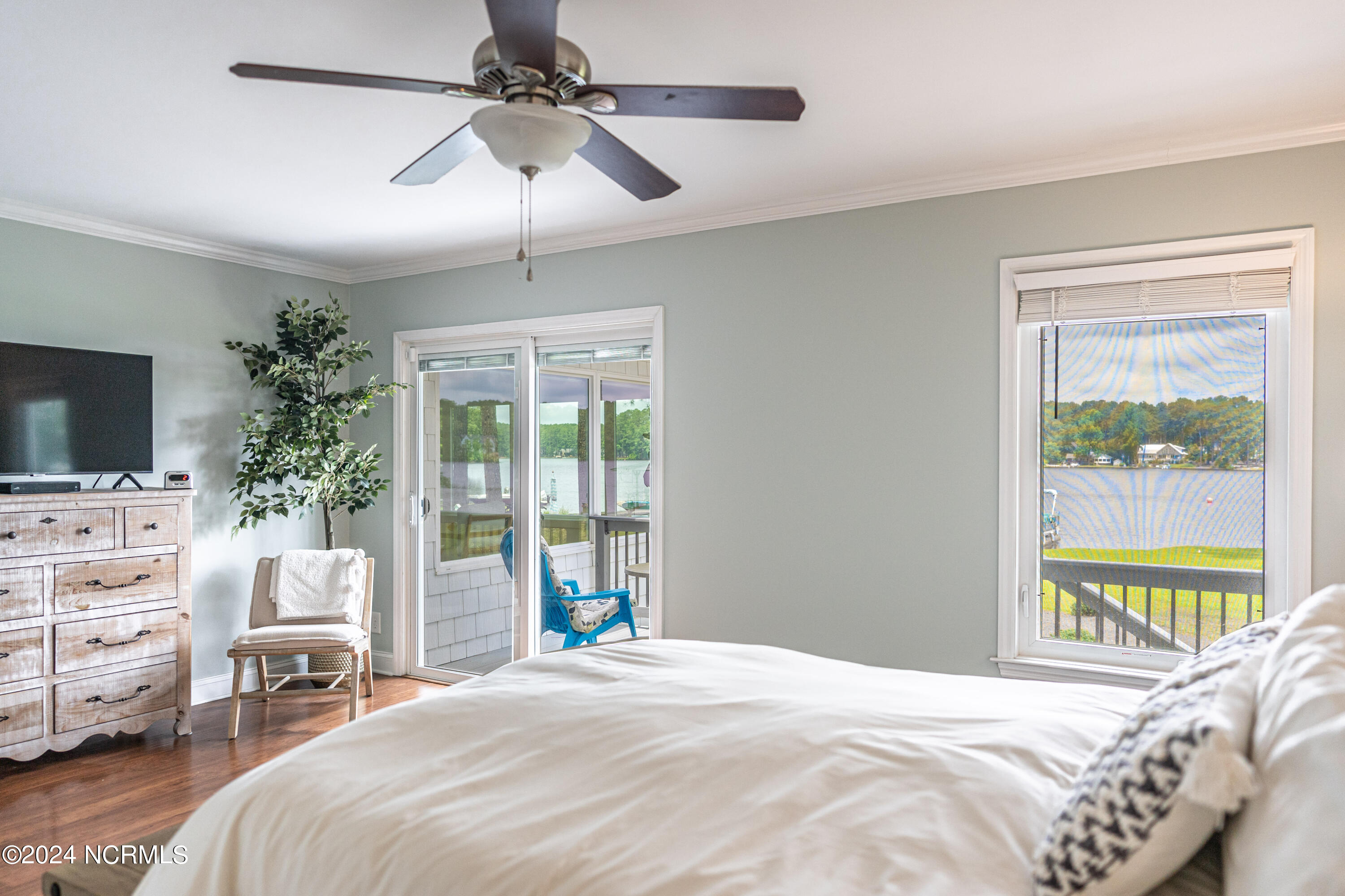 28 S Lakeshore Drive