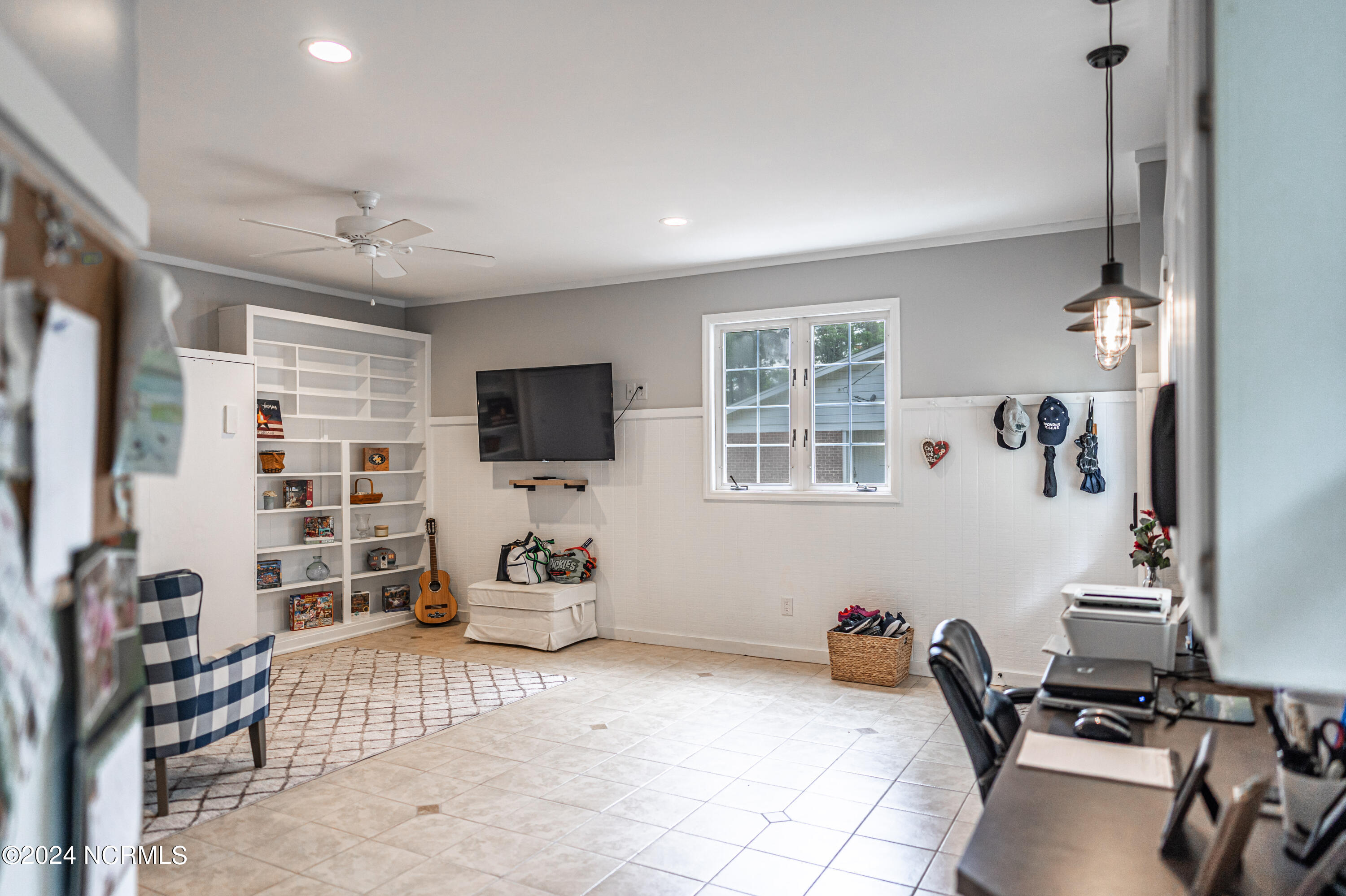 28 S Lakeshore Drive