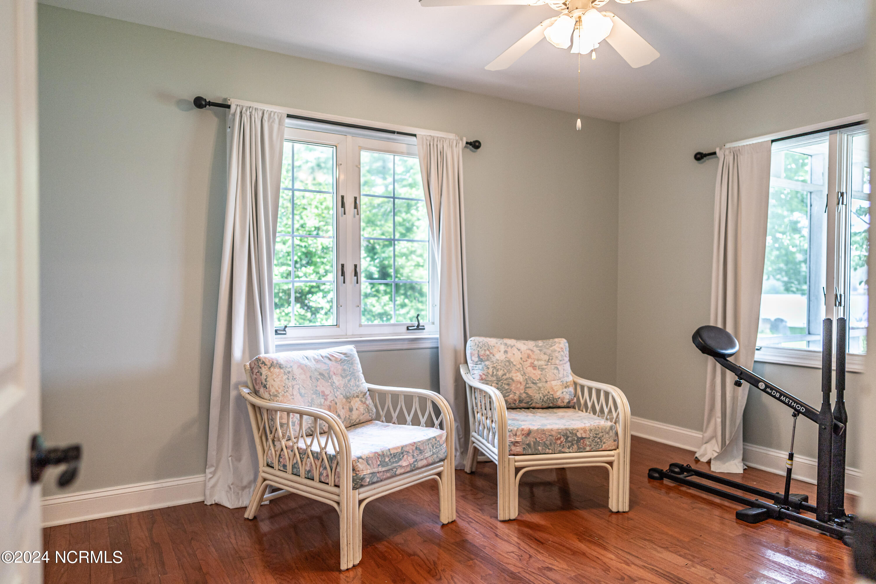 28 S Lakeshore Drive