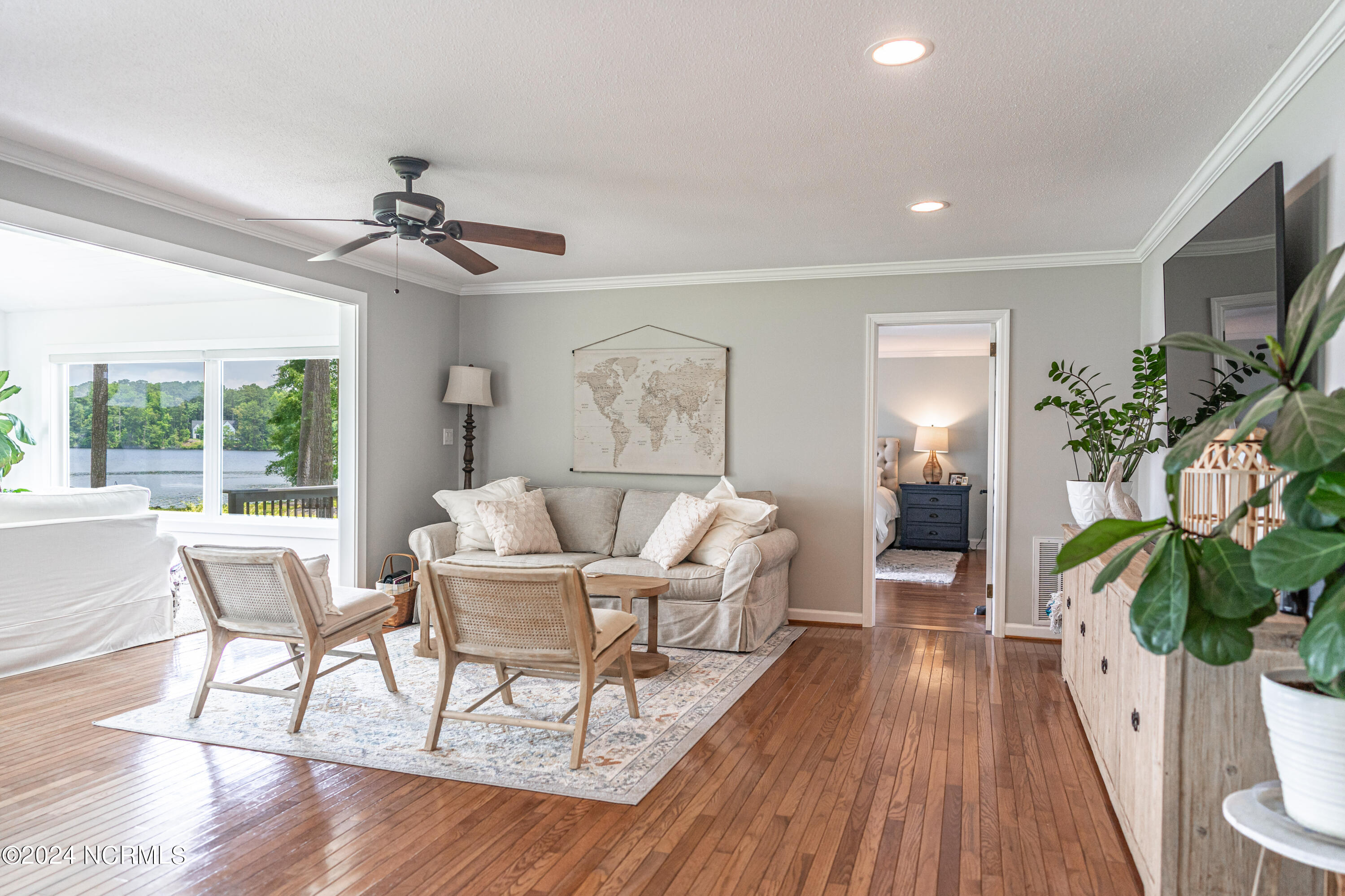 28 S Lakeshore Drive