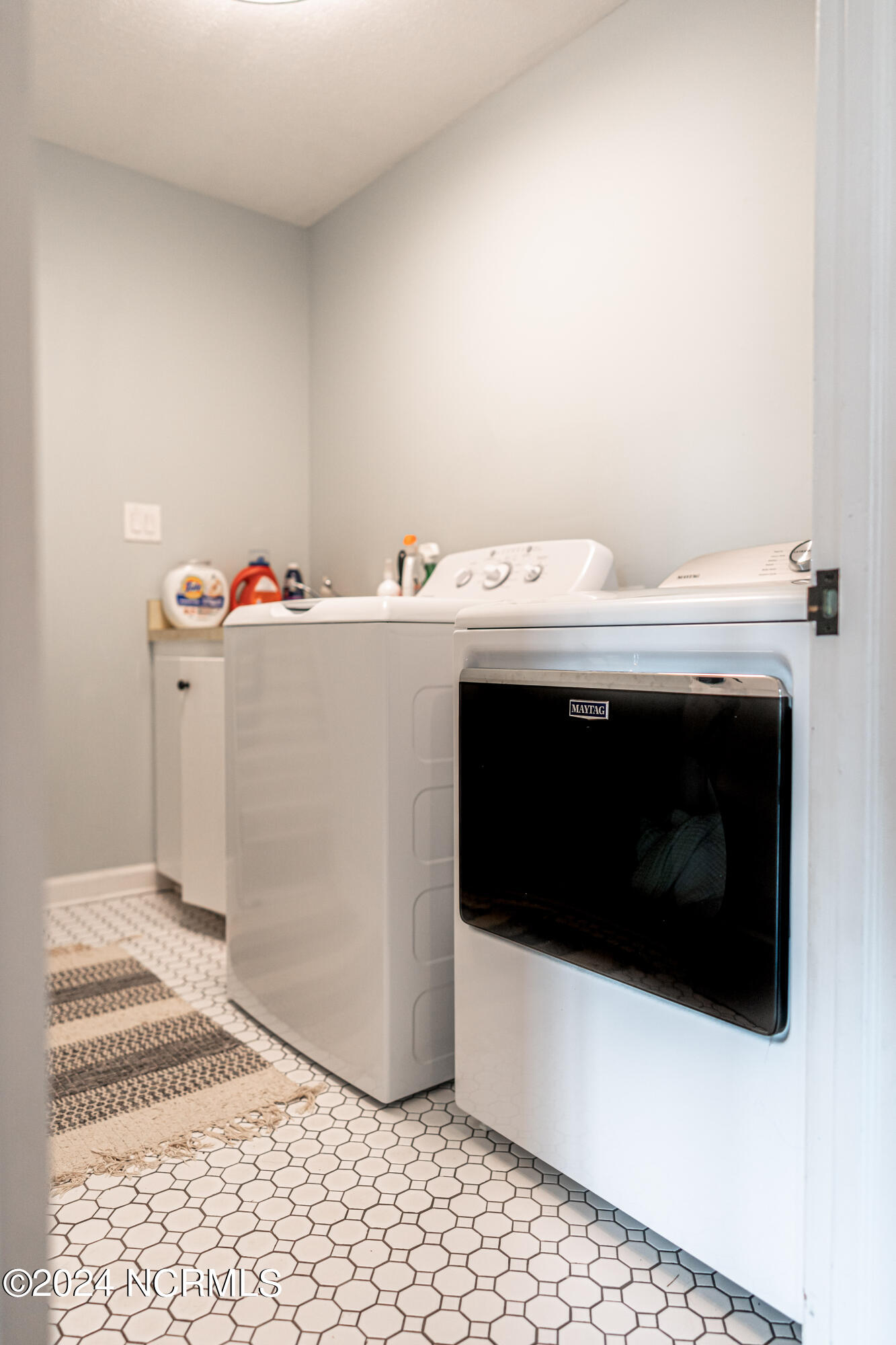 28 S Lakeshore Drive