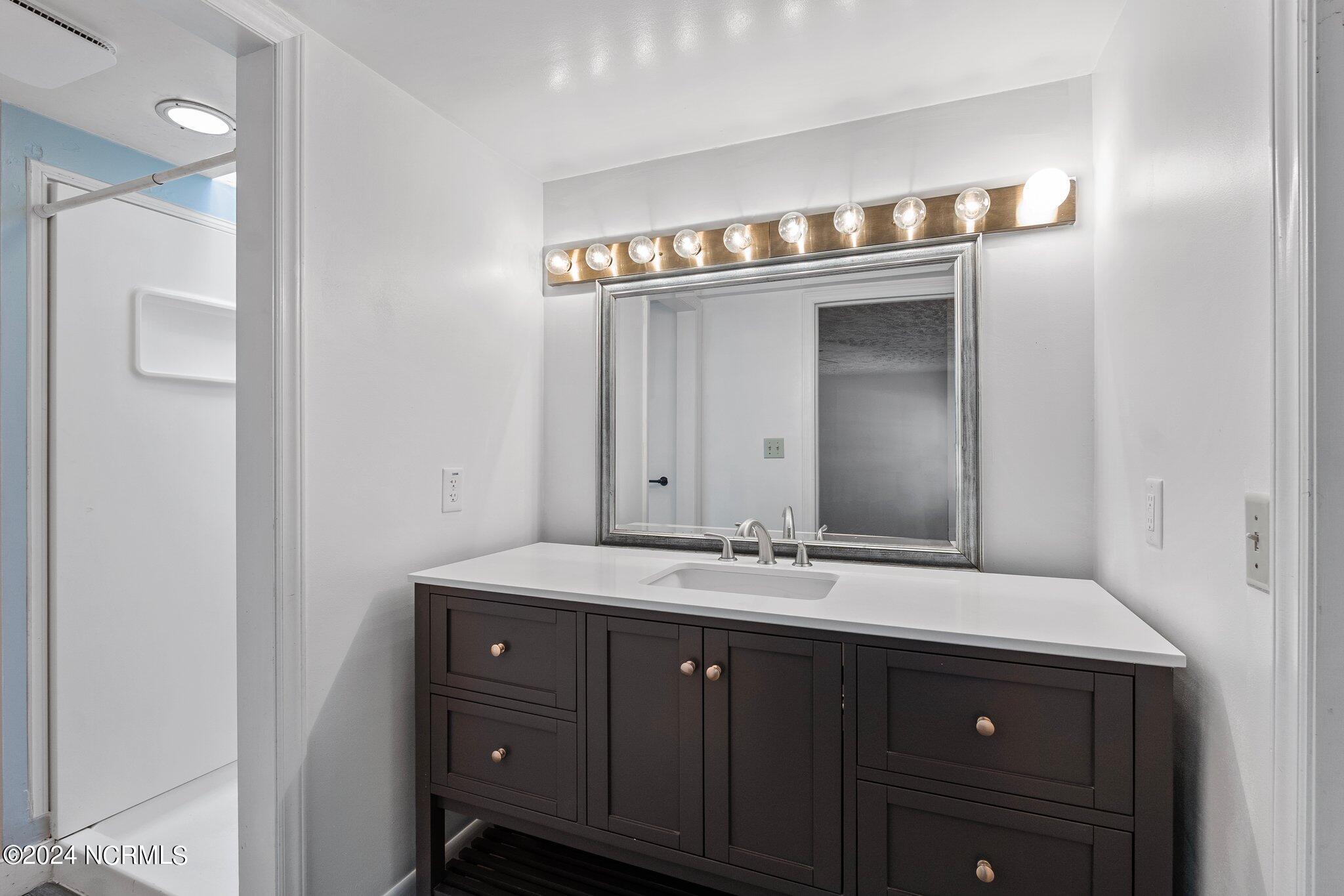 1708 N Poplar Street