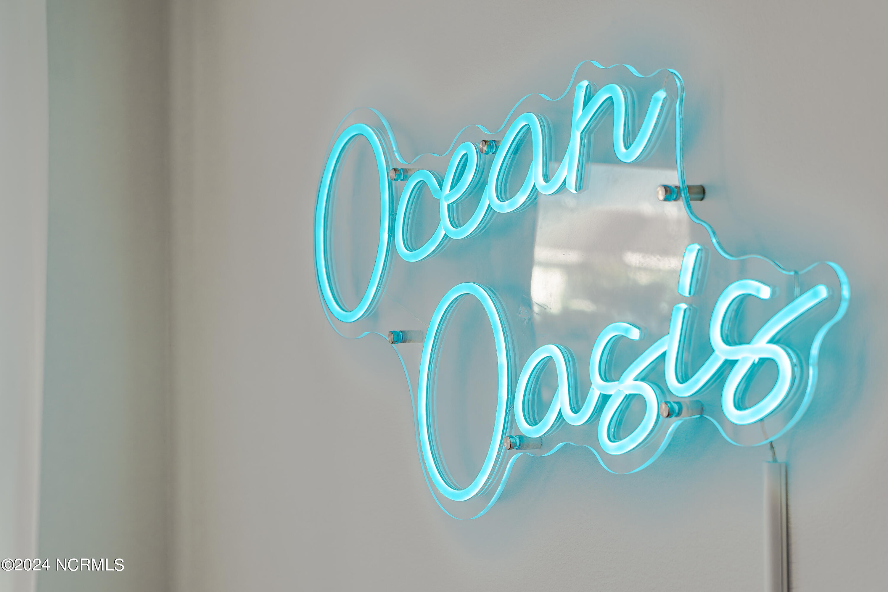 2 Seabrook Road B4 B4