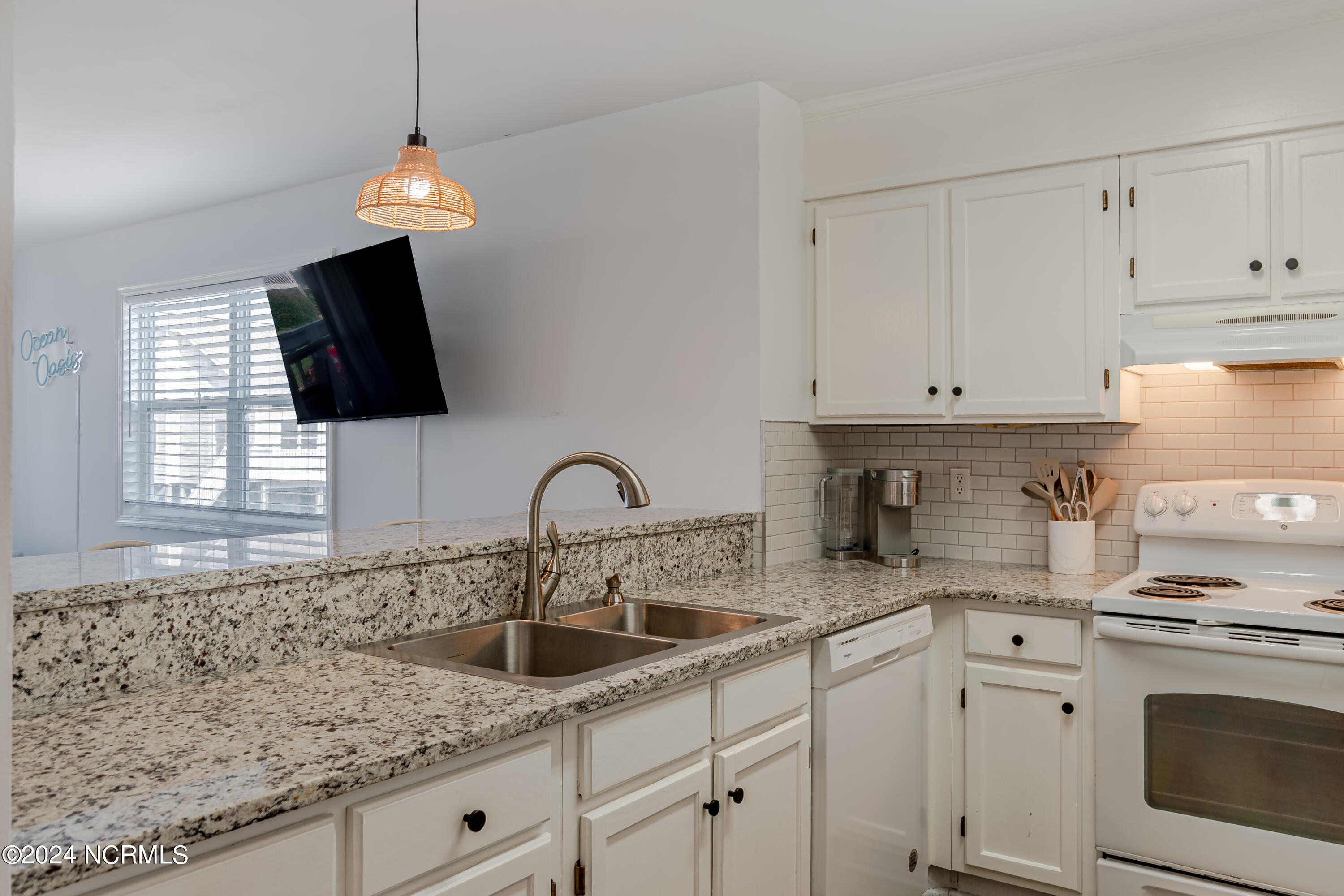 2 Seabrook Road B4 B4