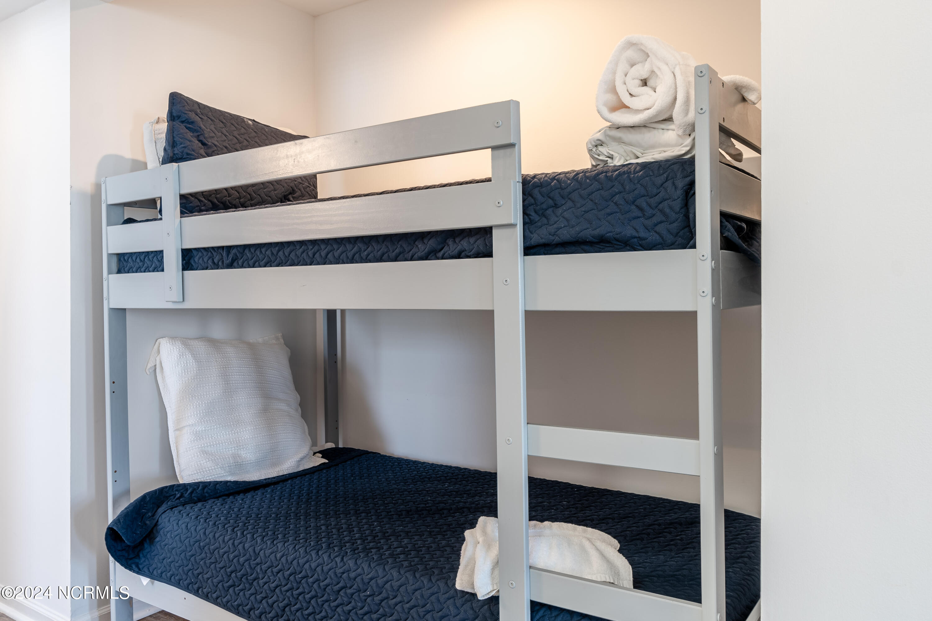 2 Seabrook Road B4 B4