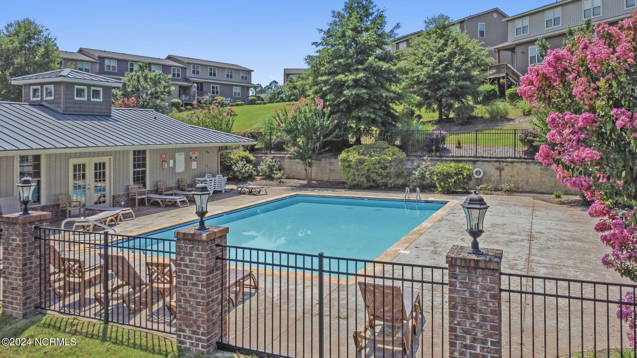 76 Cypress Creek