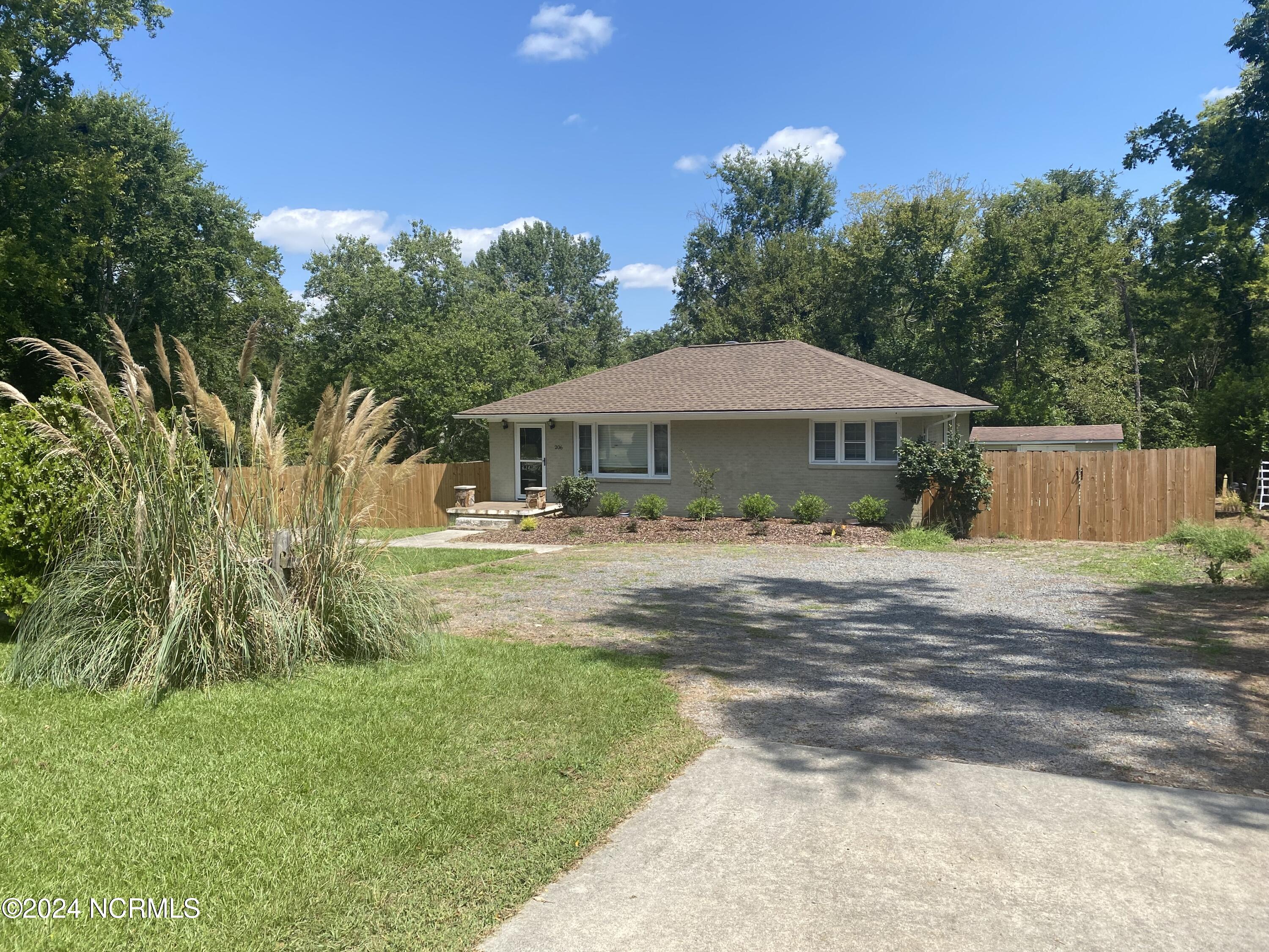 206 W Barrett Street