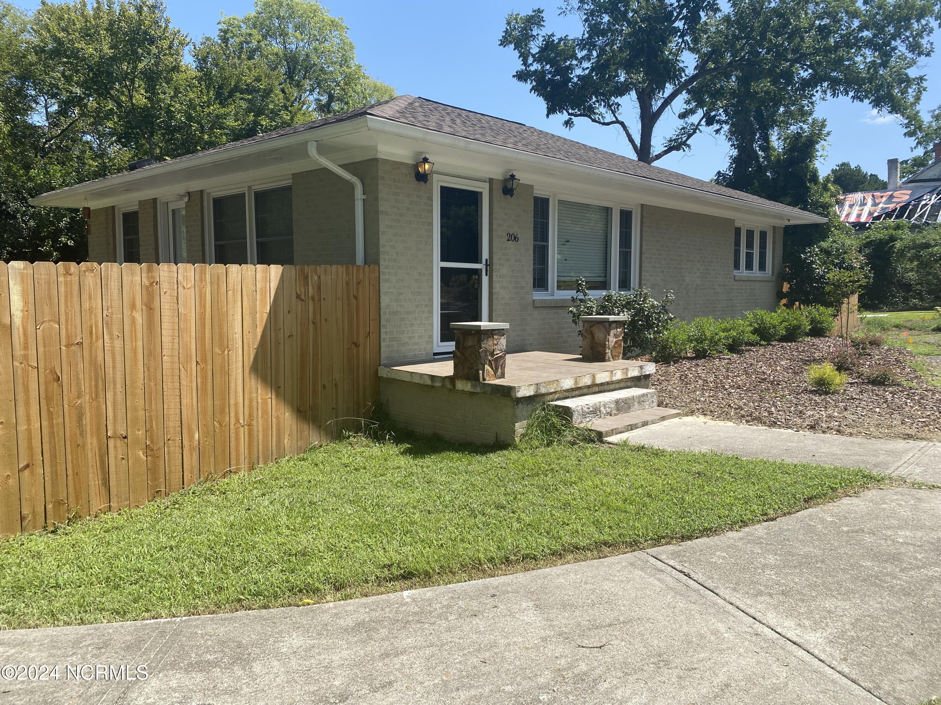 206 W Barrett Street