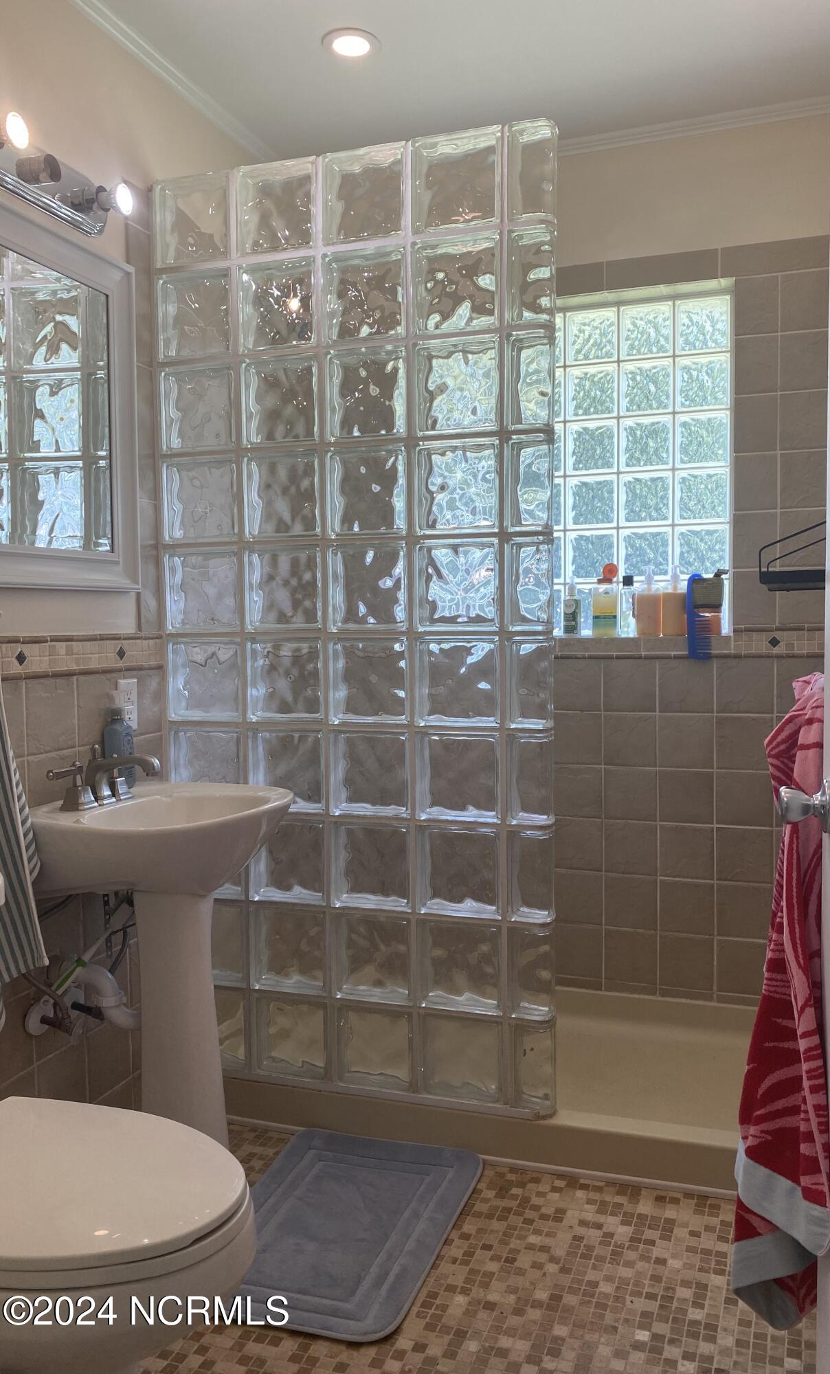 206 W Barrett Street