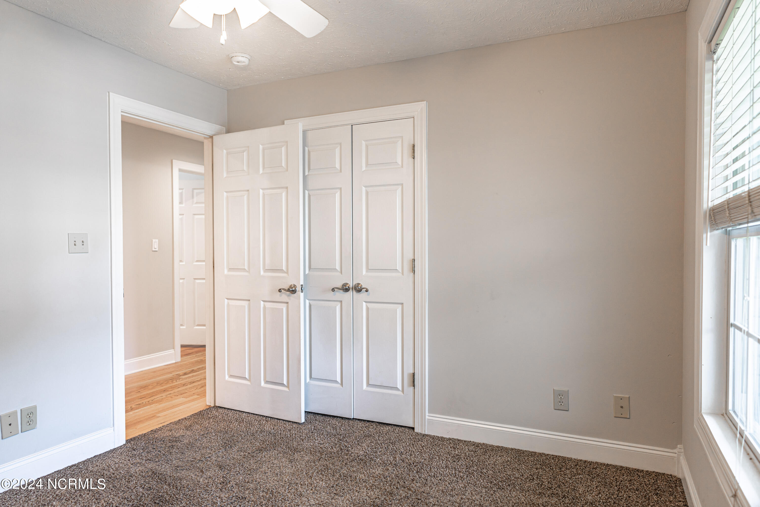 380 Queens Cove Way