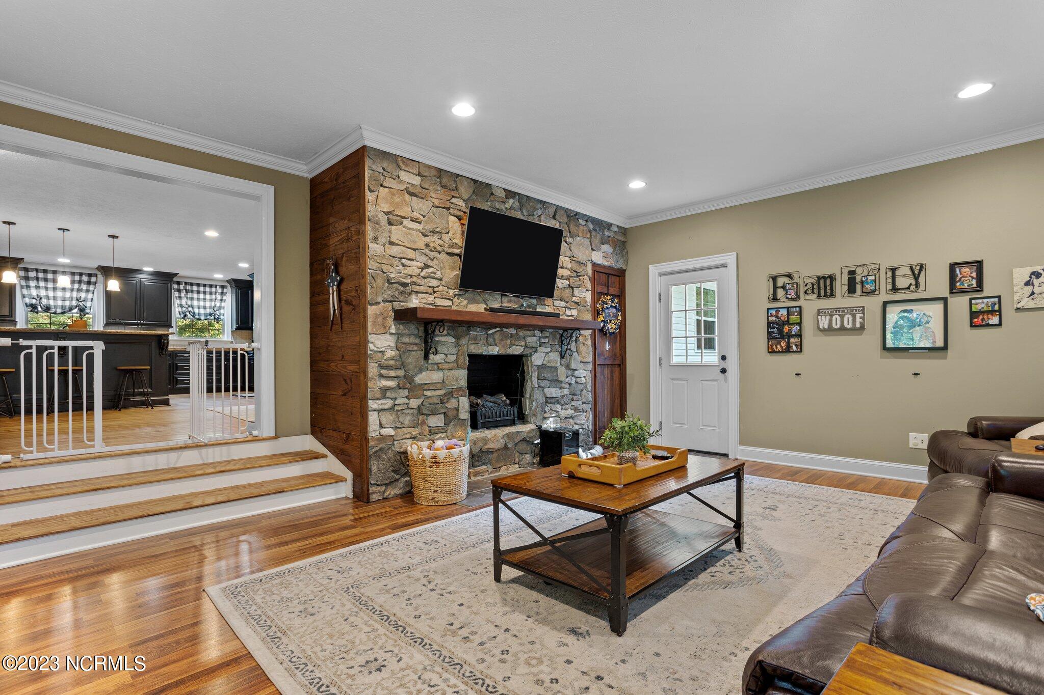 40 Torrey Pines Lane