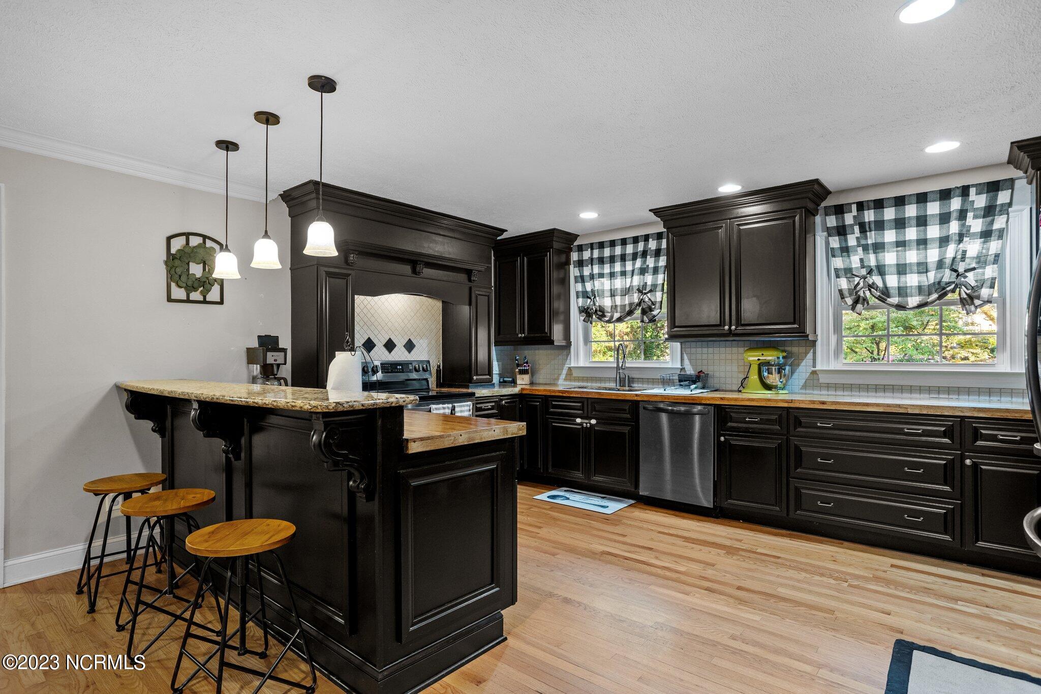 40 Torrey Pines Lane