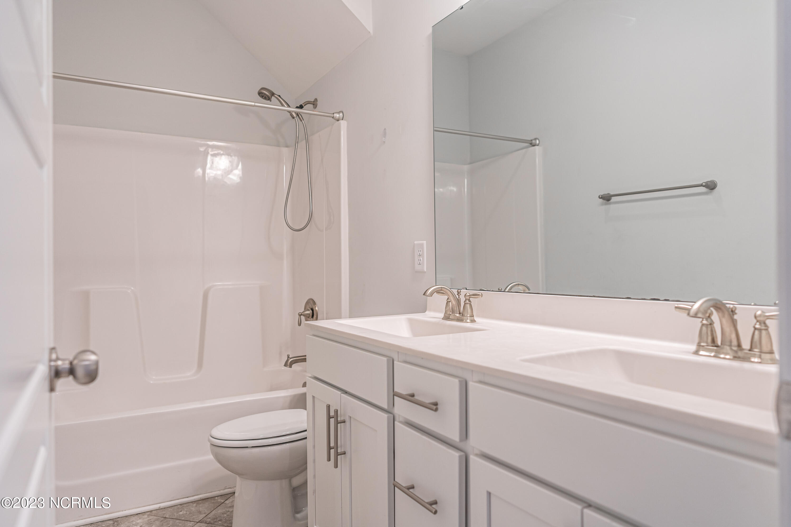 515 Goldenleaf Circle