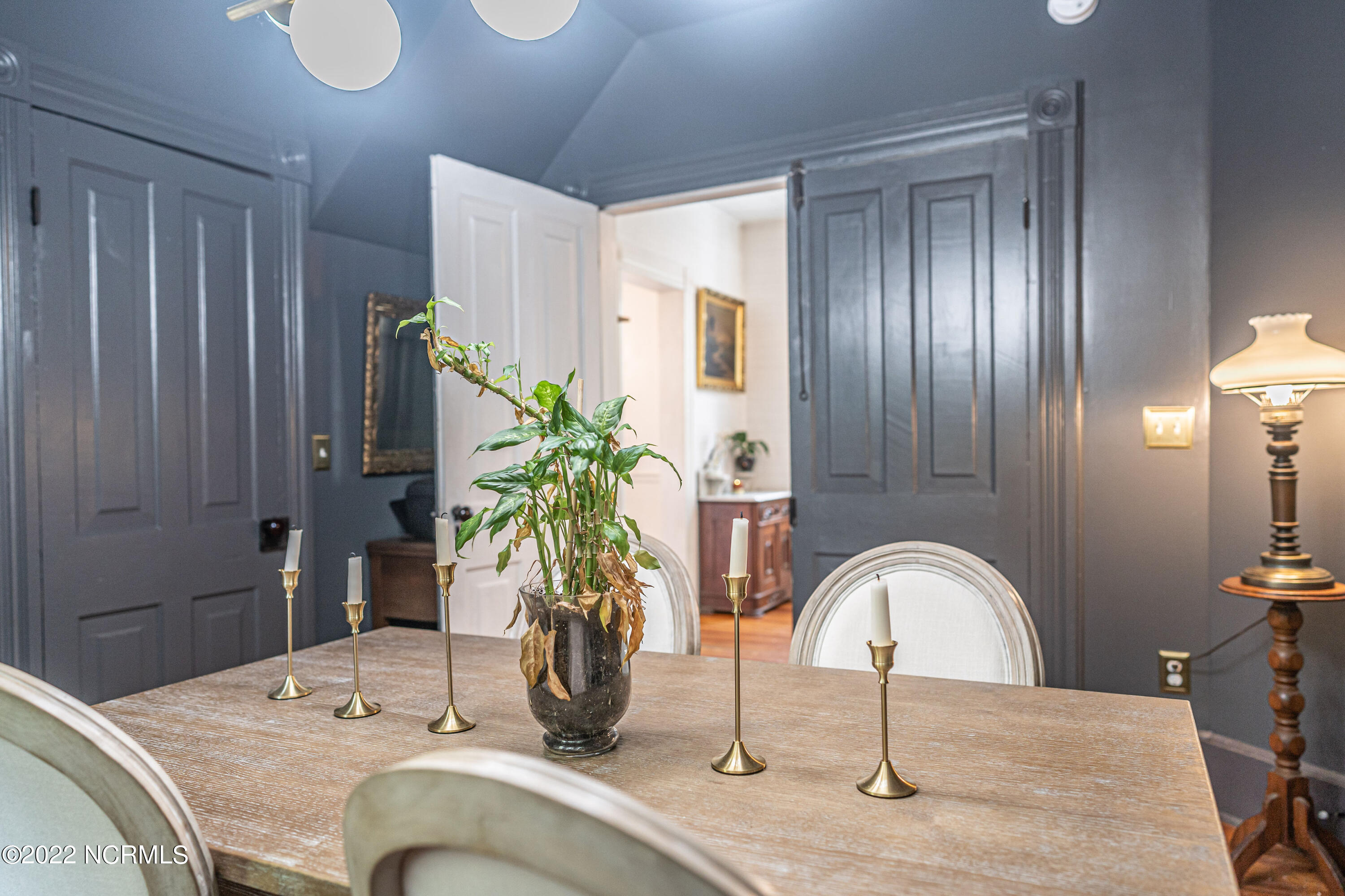 560 E New England Avenue