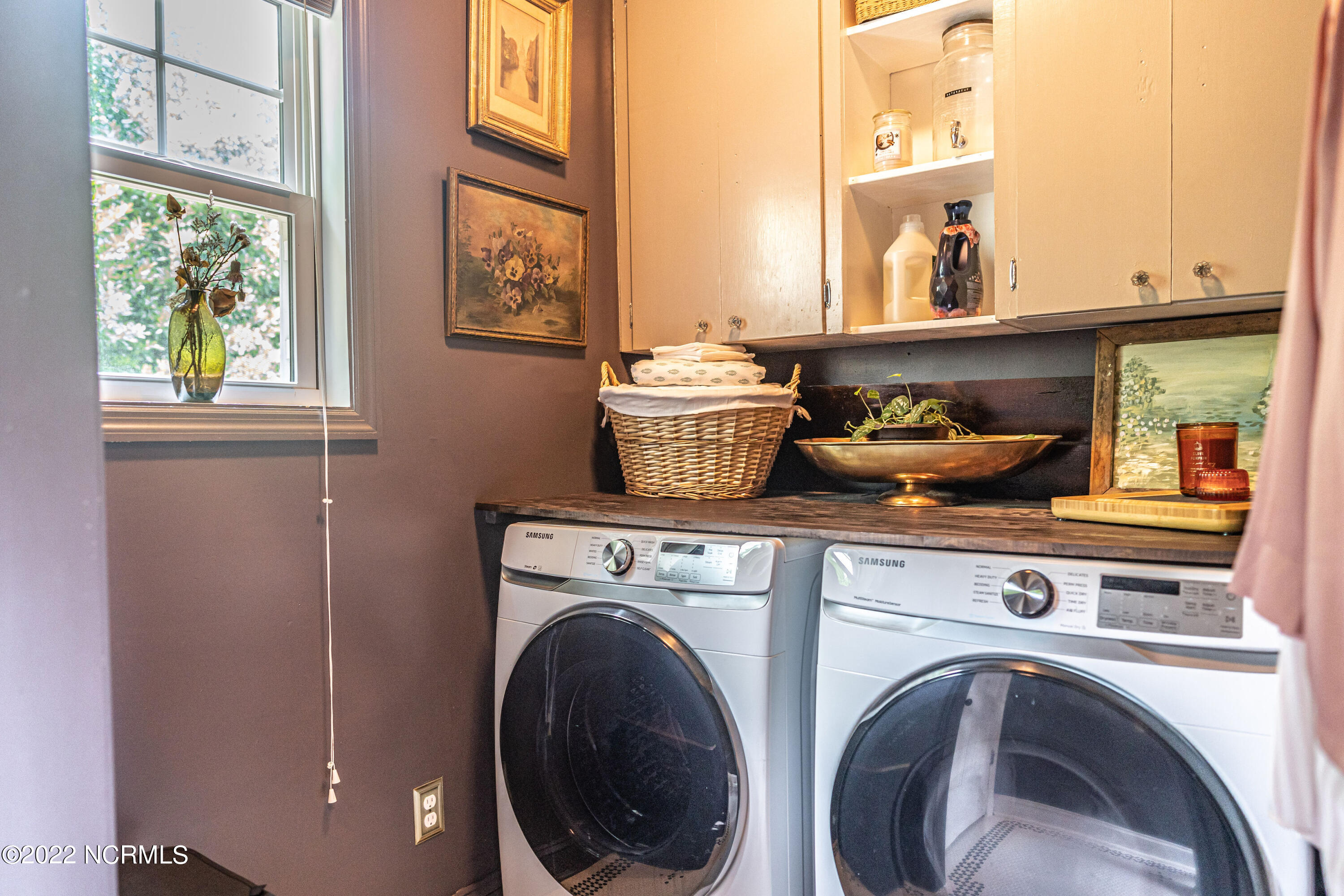 560 E New England Avenue