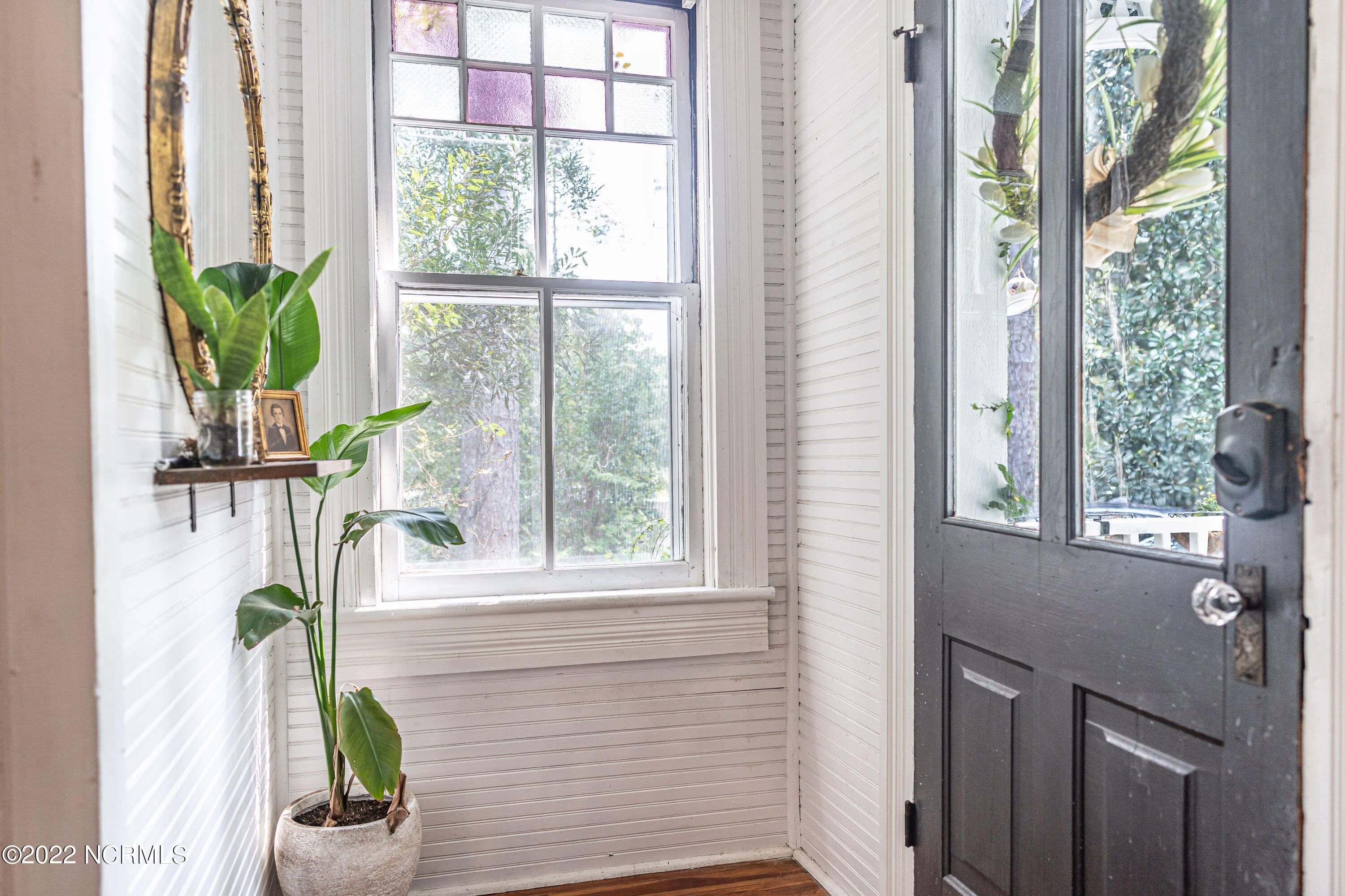 560 E New England Avenue