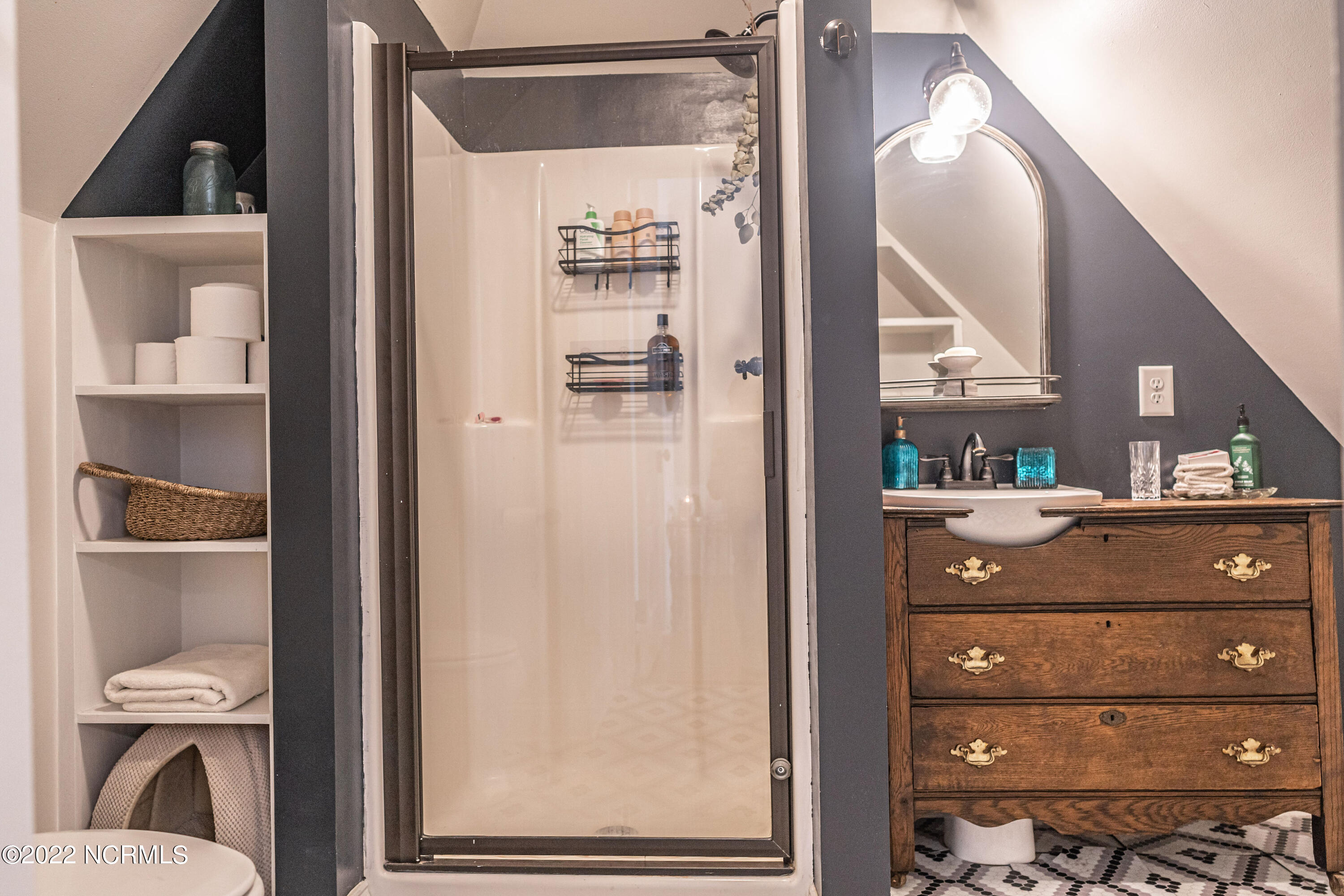 560 E New England Avenue