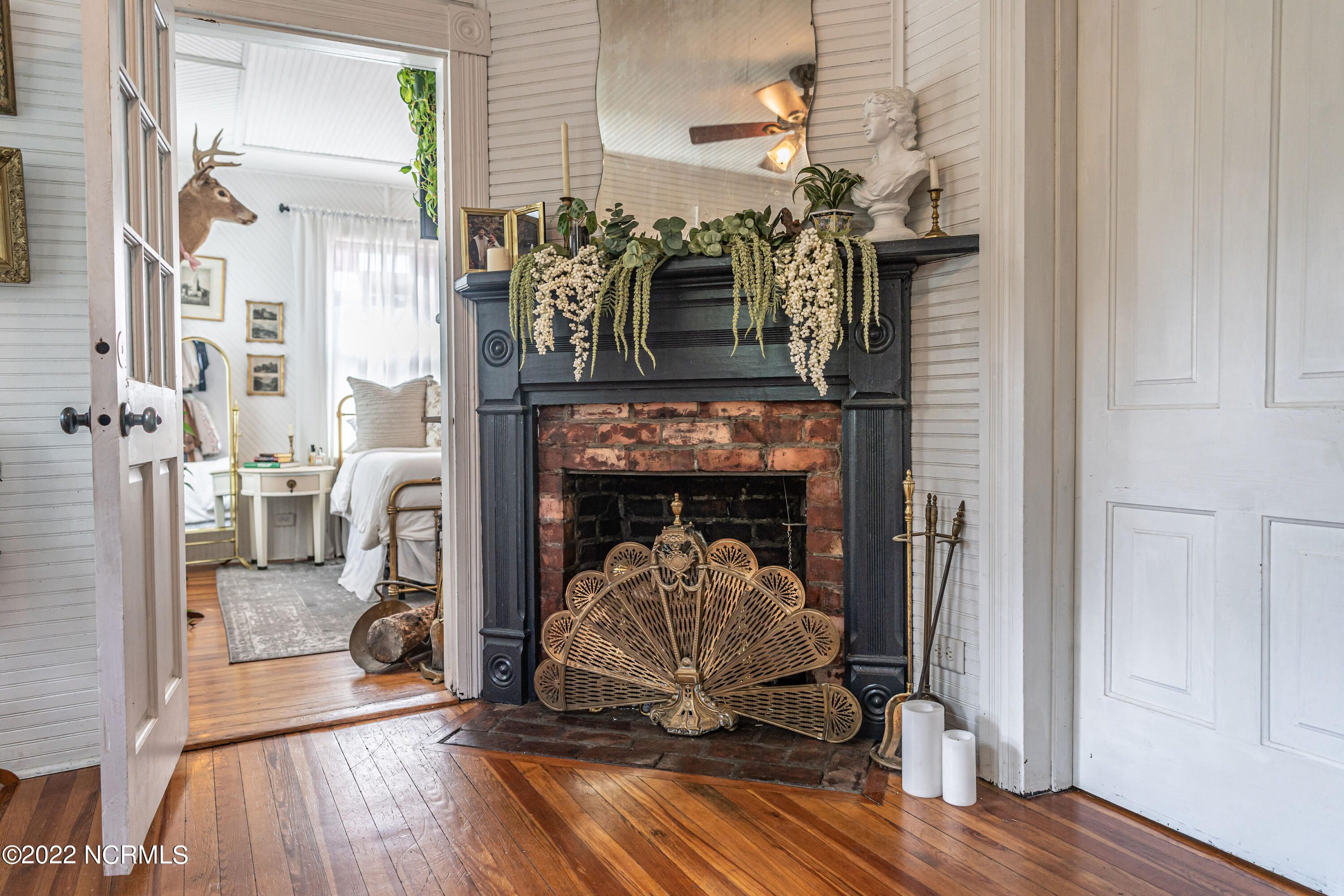 560 E New England Avenue