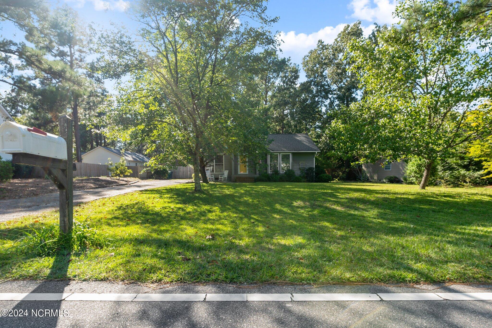 1450 Longleaf Drive E