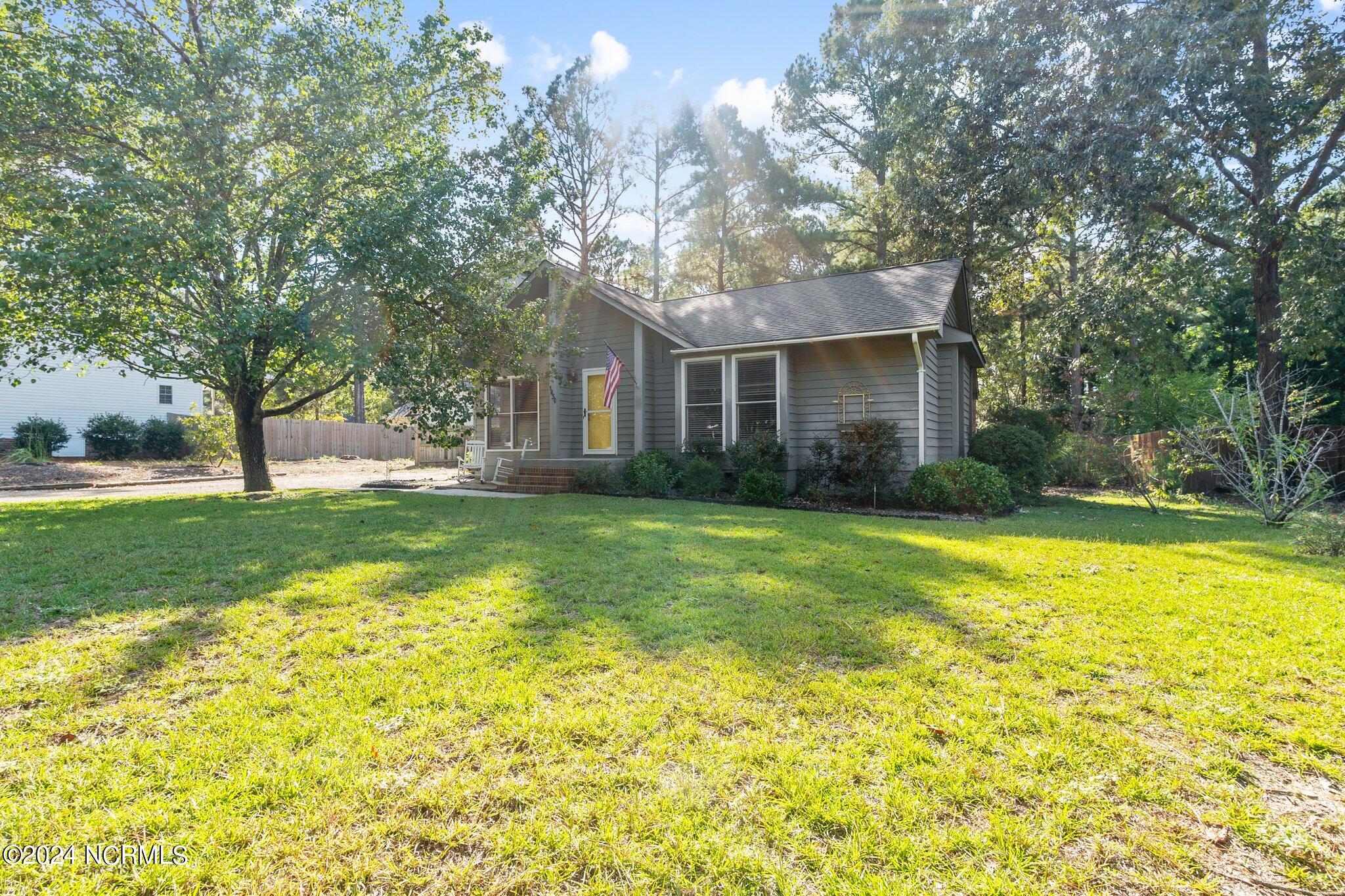 1450 Longleaf Drive E