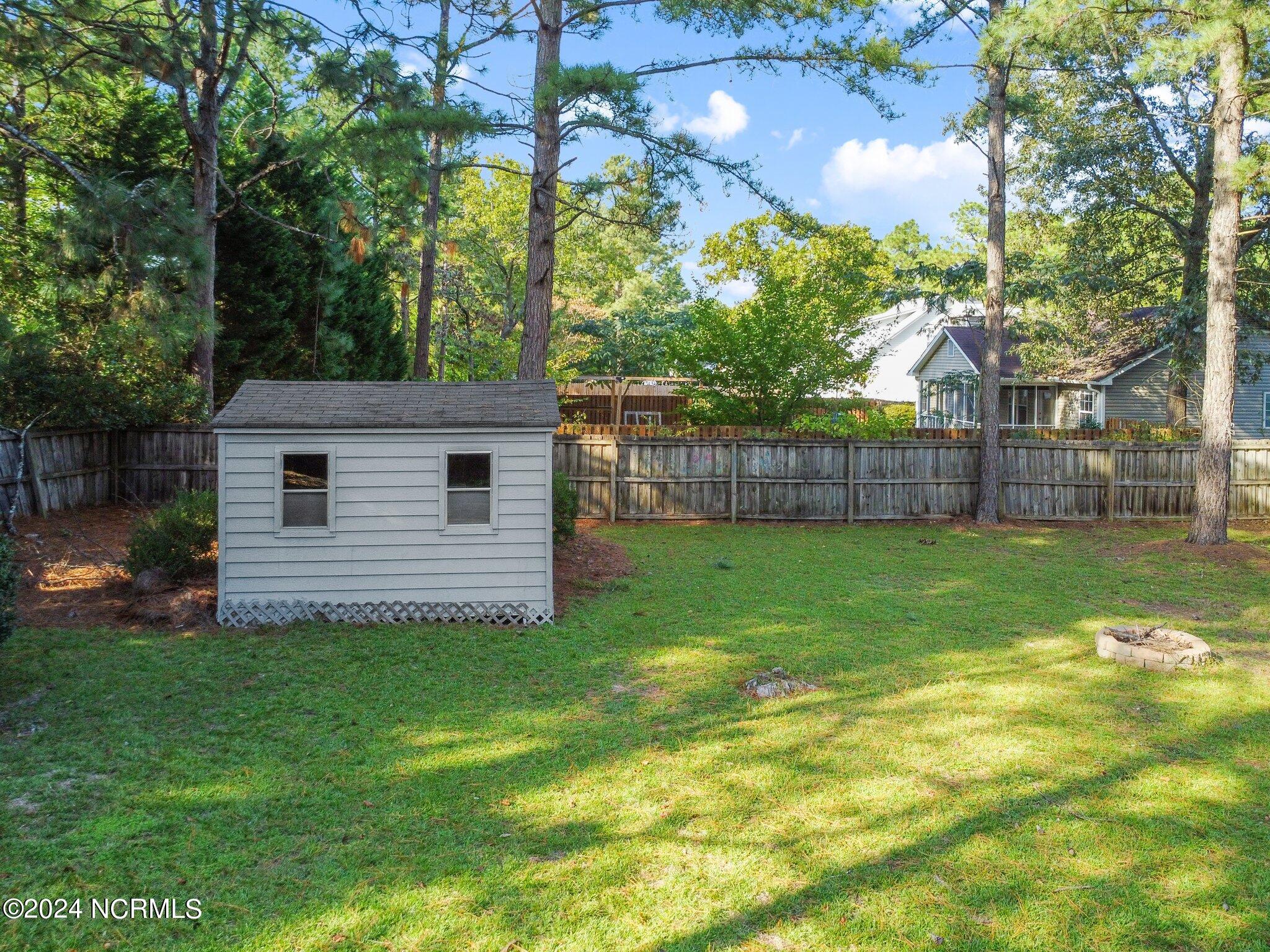 1450 Longleaf Drive E