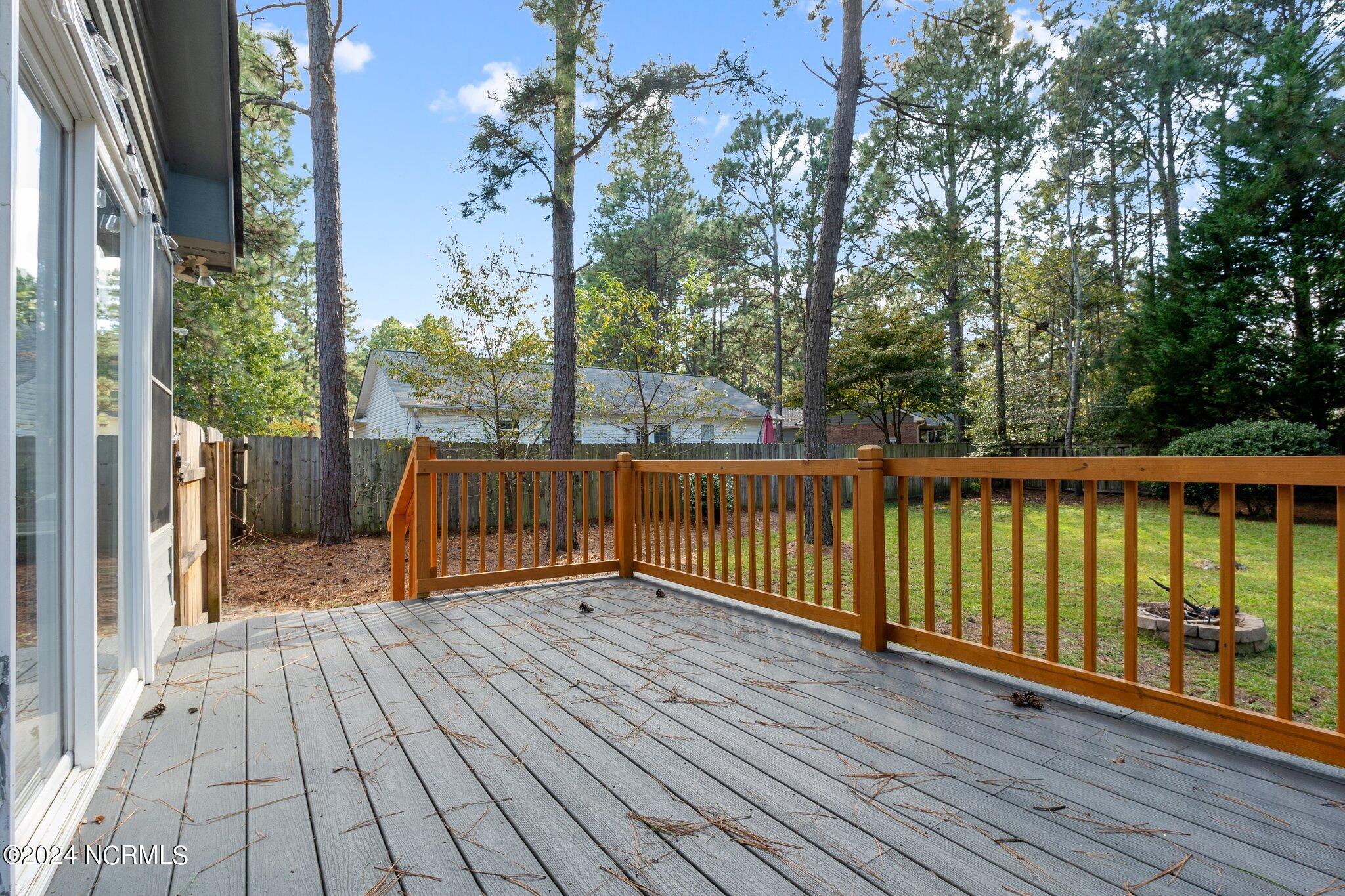 1450 Longleaf Drive E