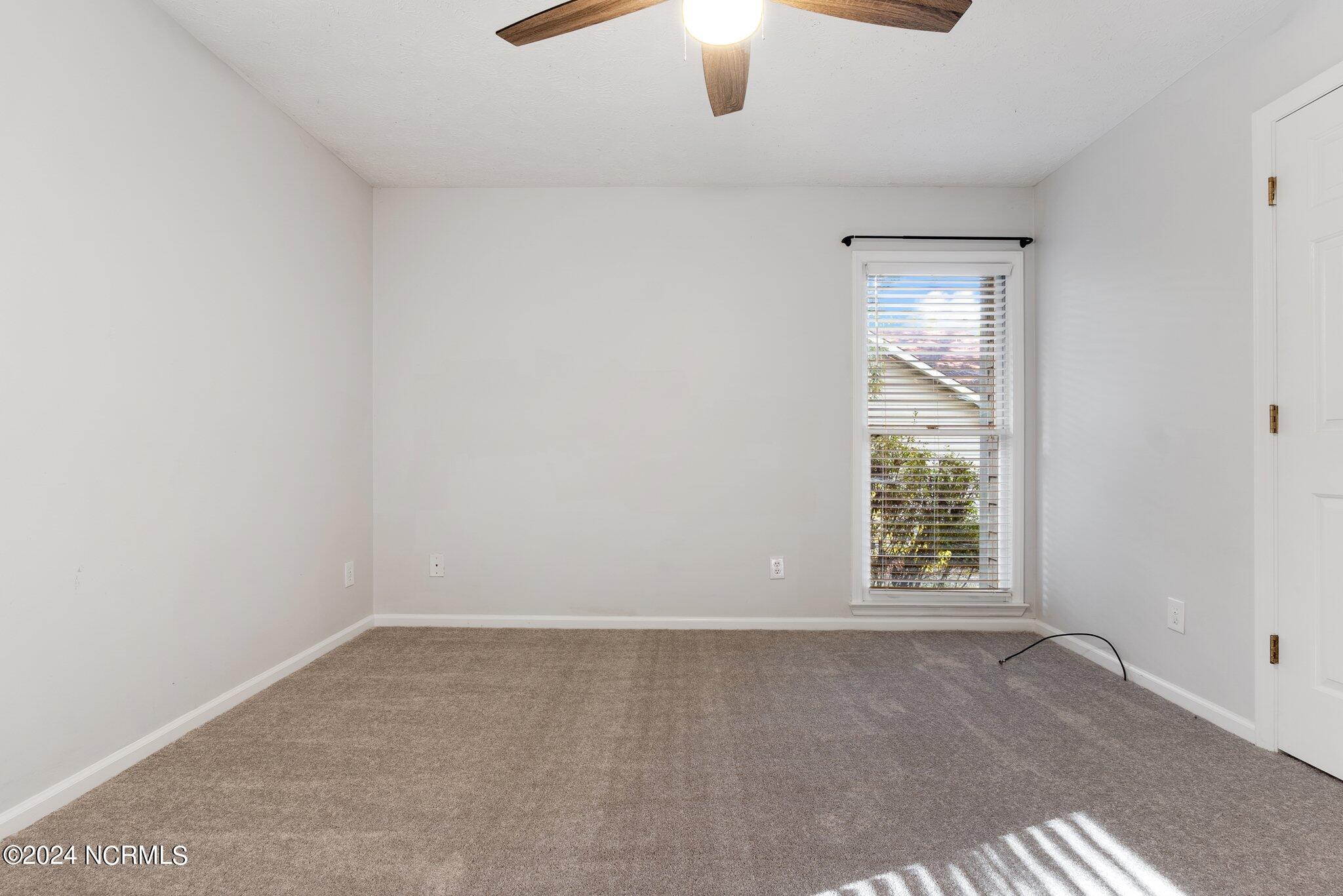 1450 Longleaf Drive E