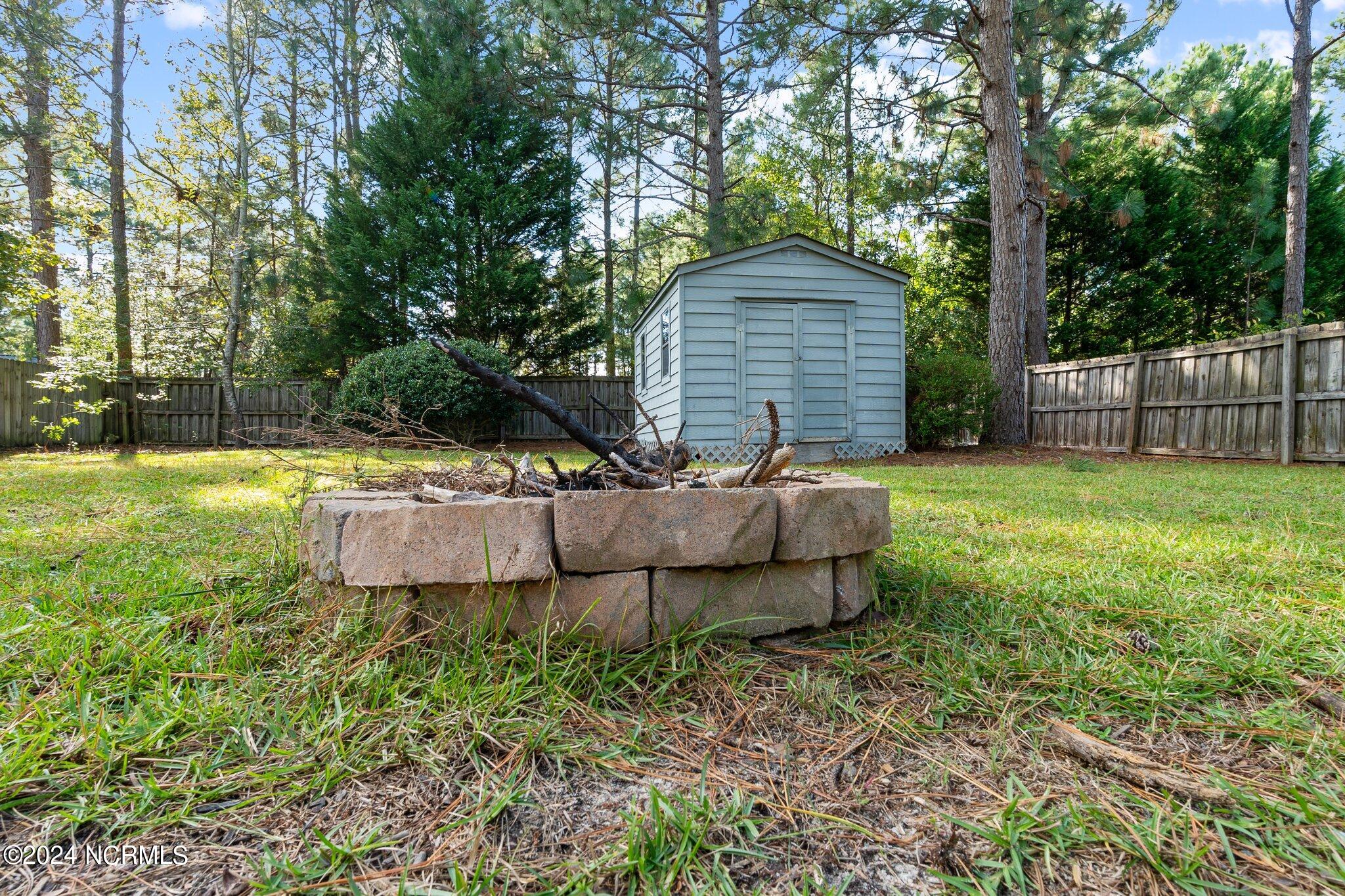 1450 Longleaf Drive E