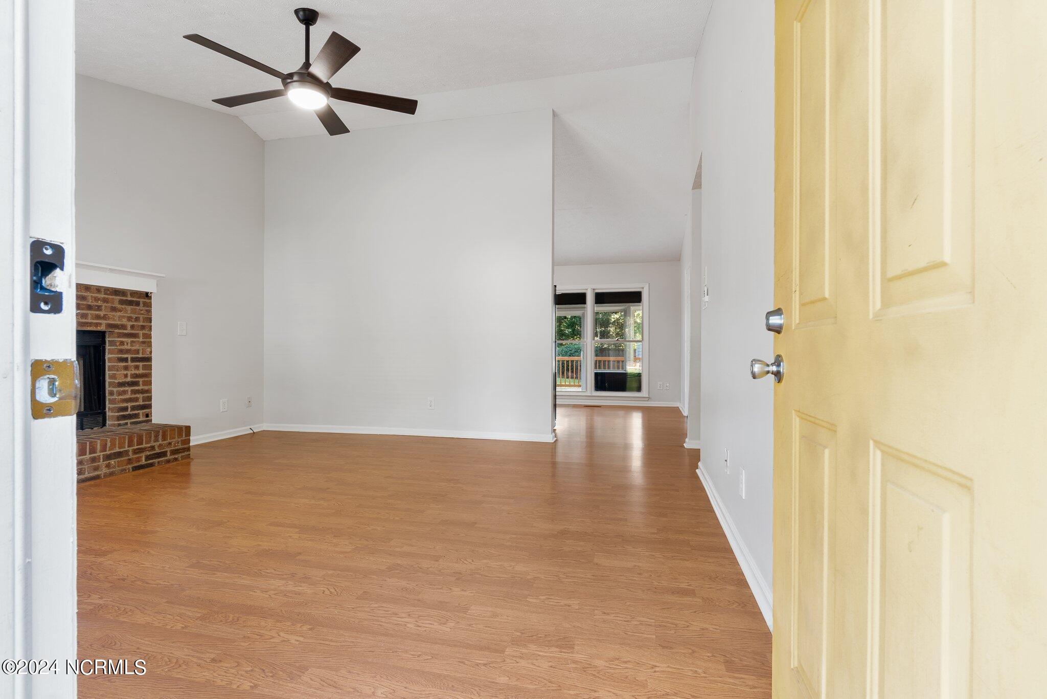 1450 Longleaf Drive E