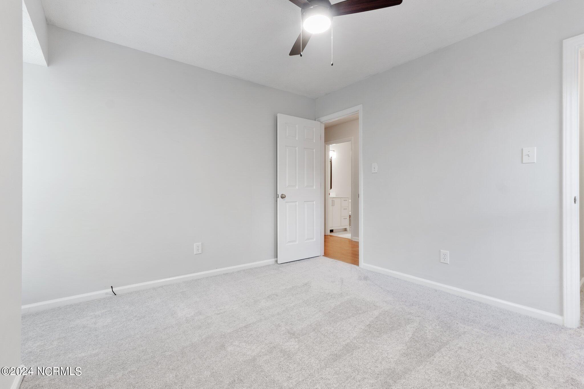 1450 Longleaf Drive E