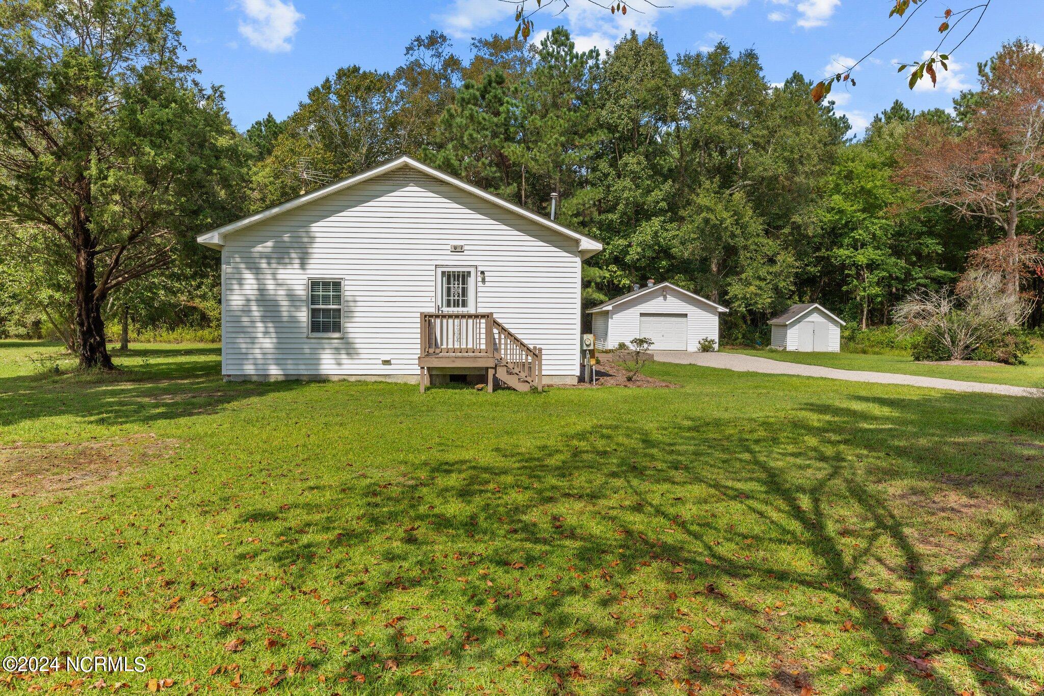 1057 Woodsend Lane