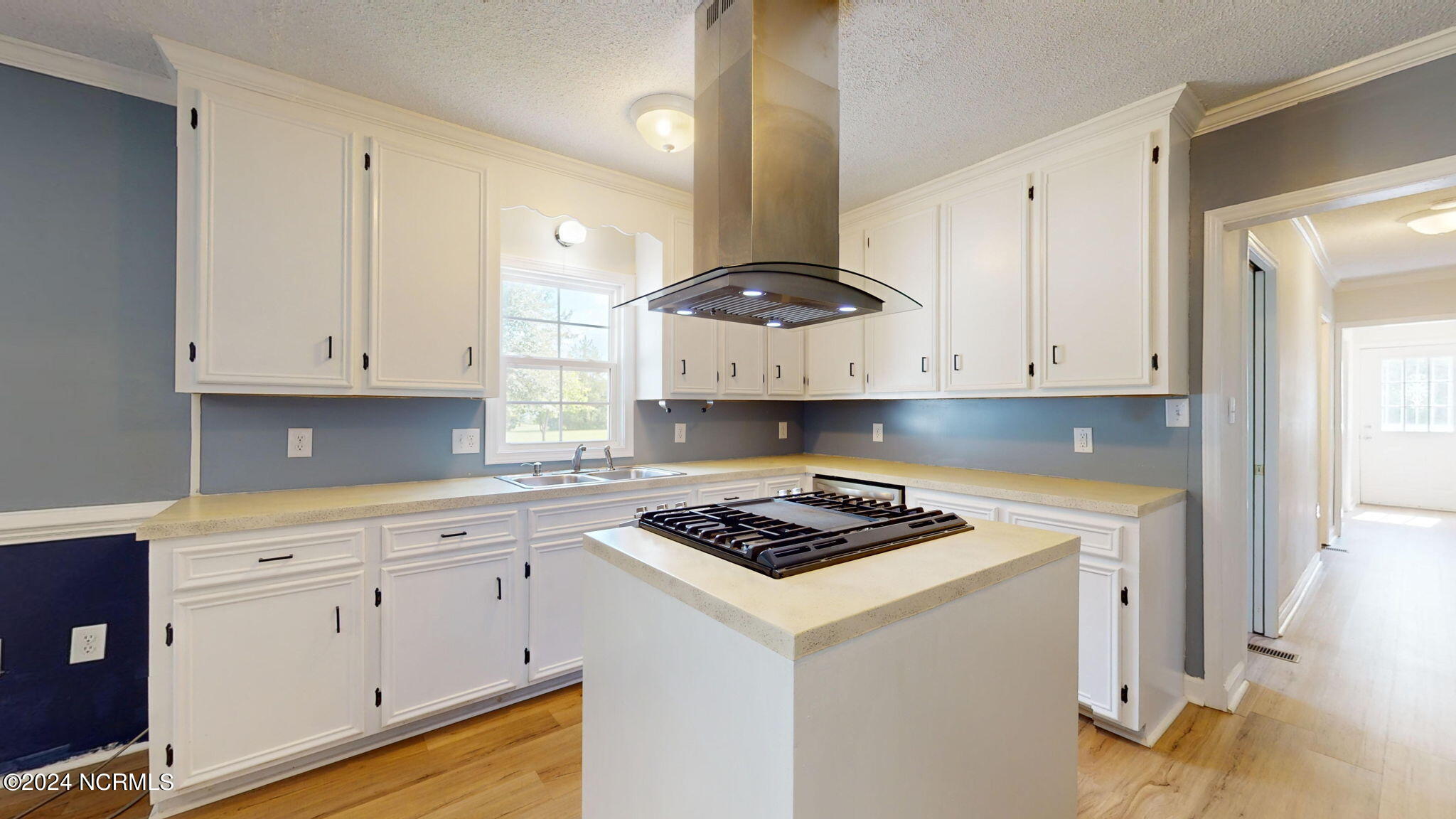 1057 Woodsend Lane