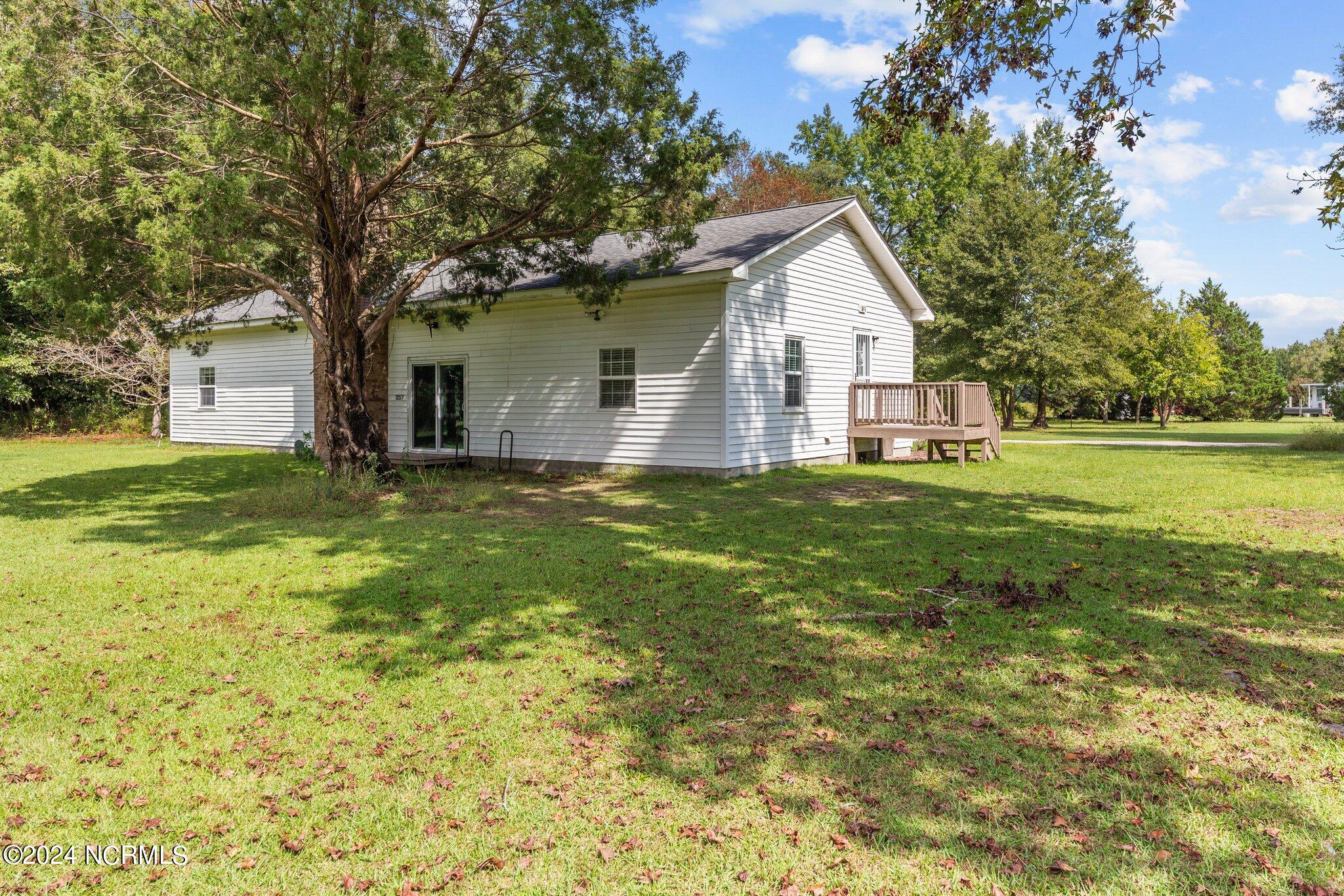 1057 Woodsend Lane