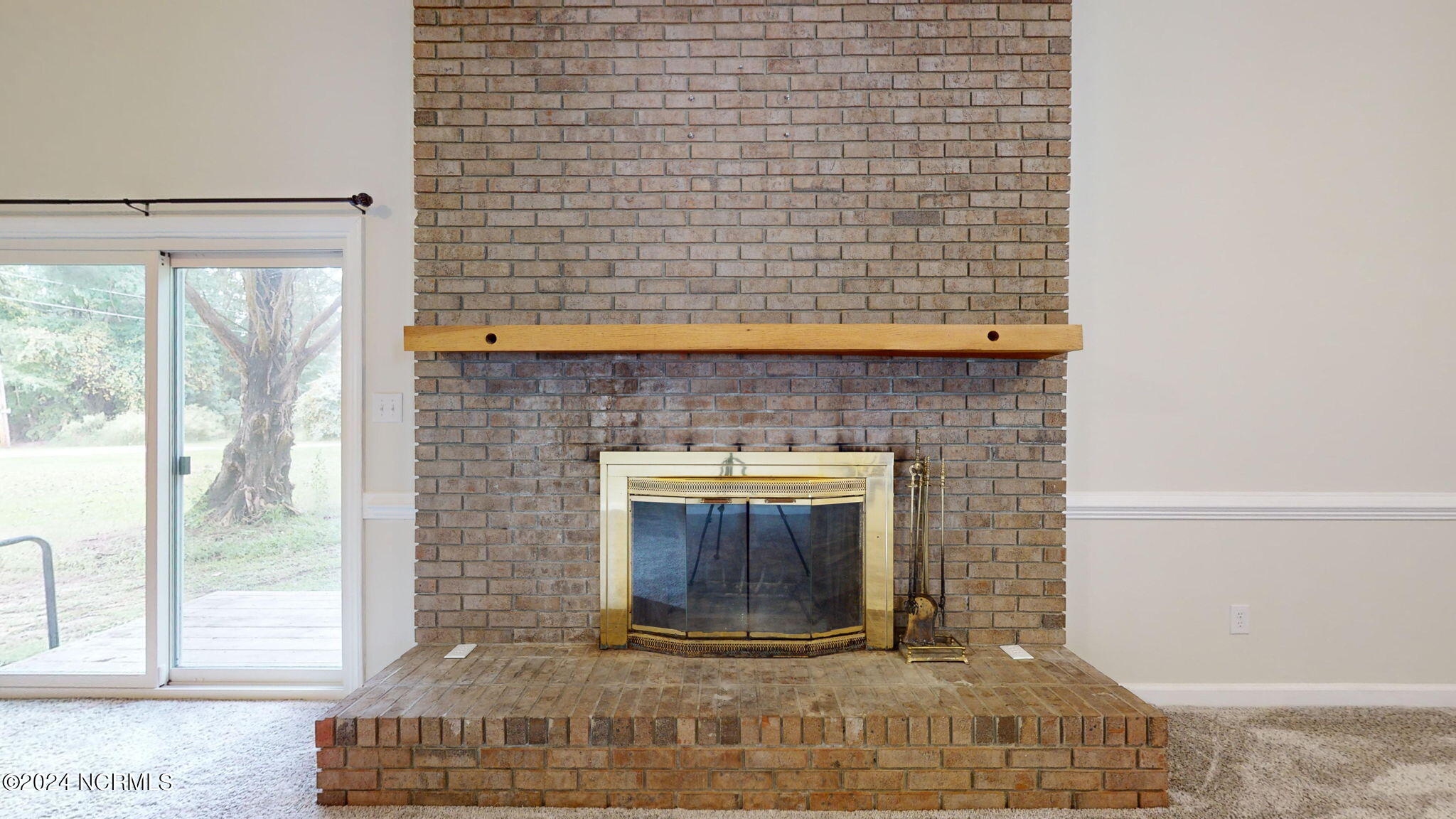 1057 Woodsend Lane