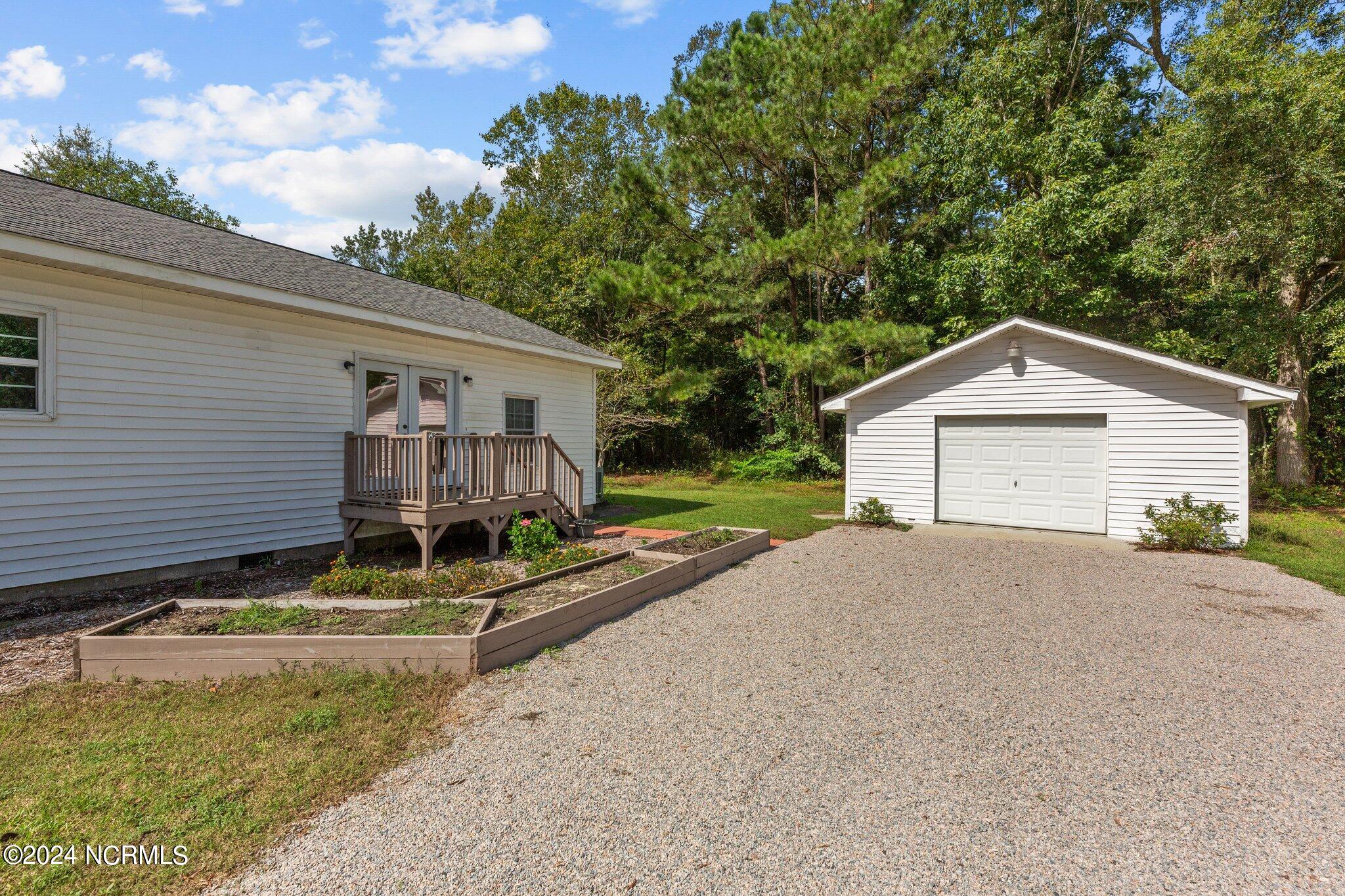 1057 Woodsend Lane