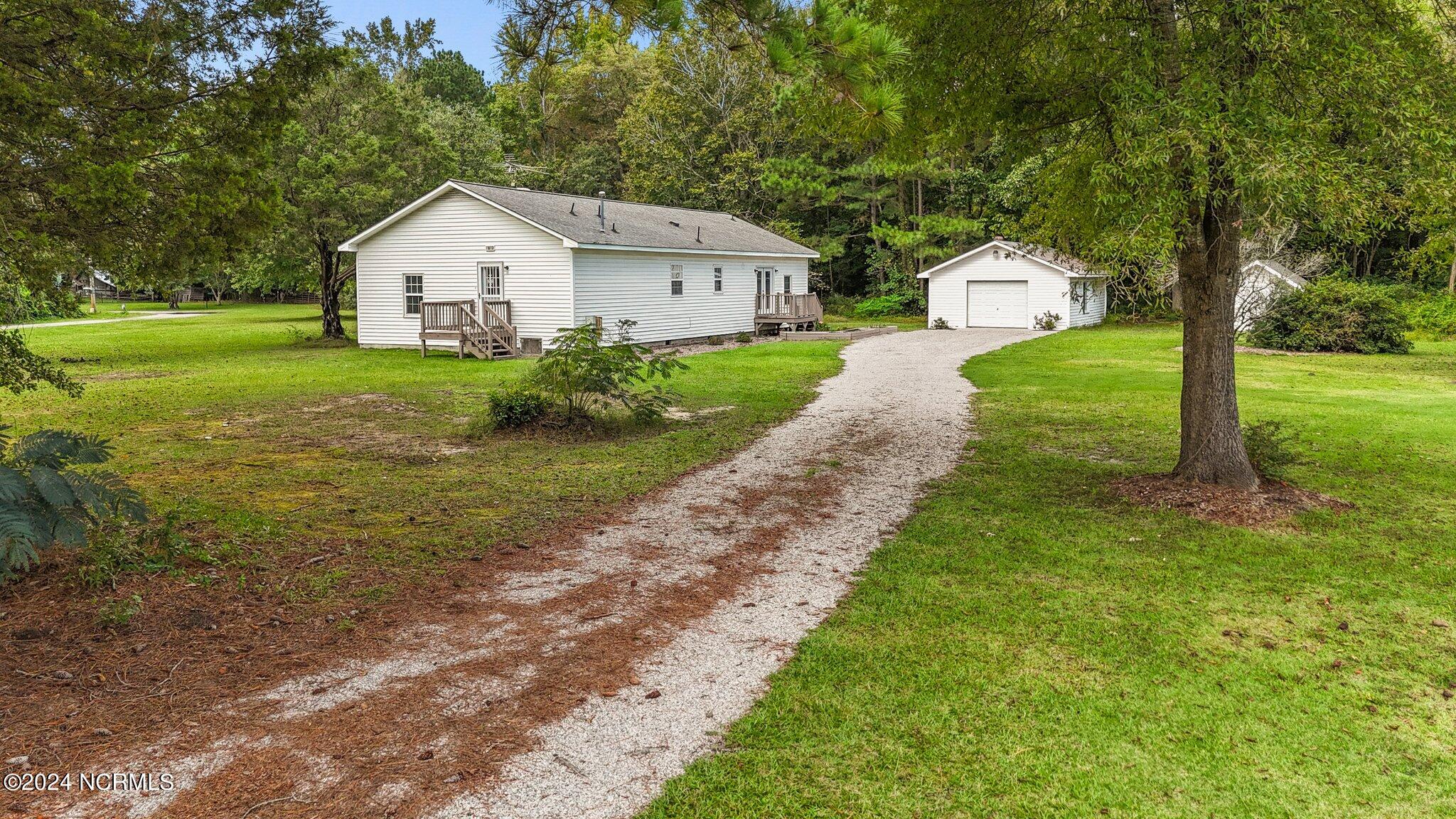 1057 Woodsend Lane