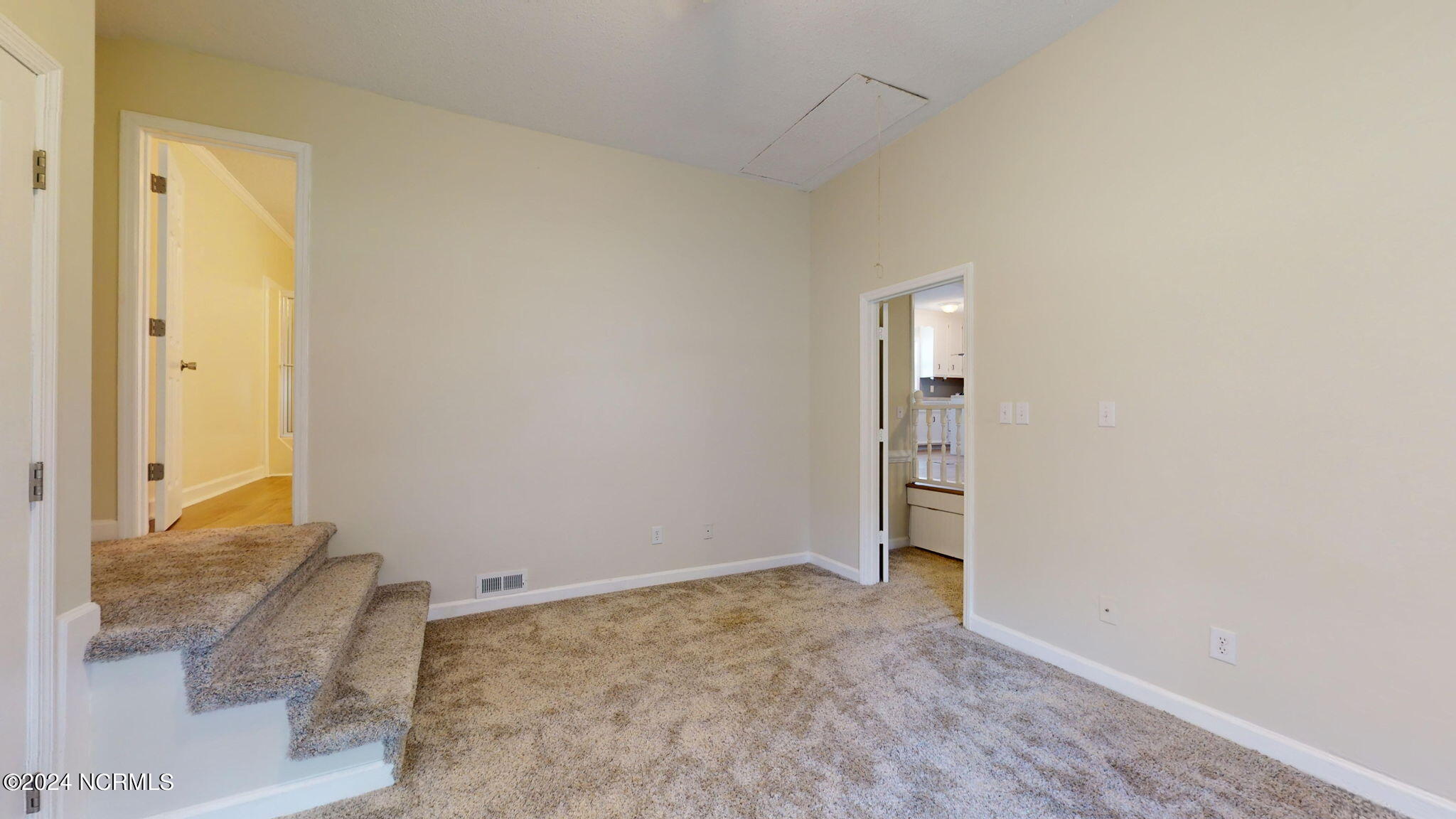 1057 Woodsend Lane