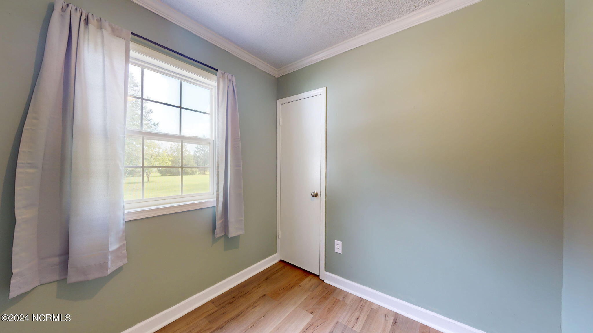 1057 Woodsend Lane