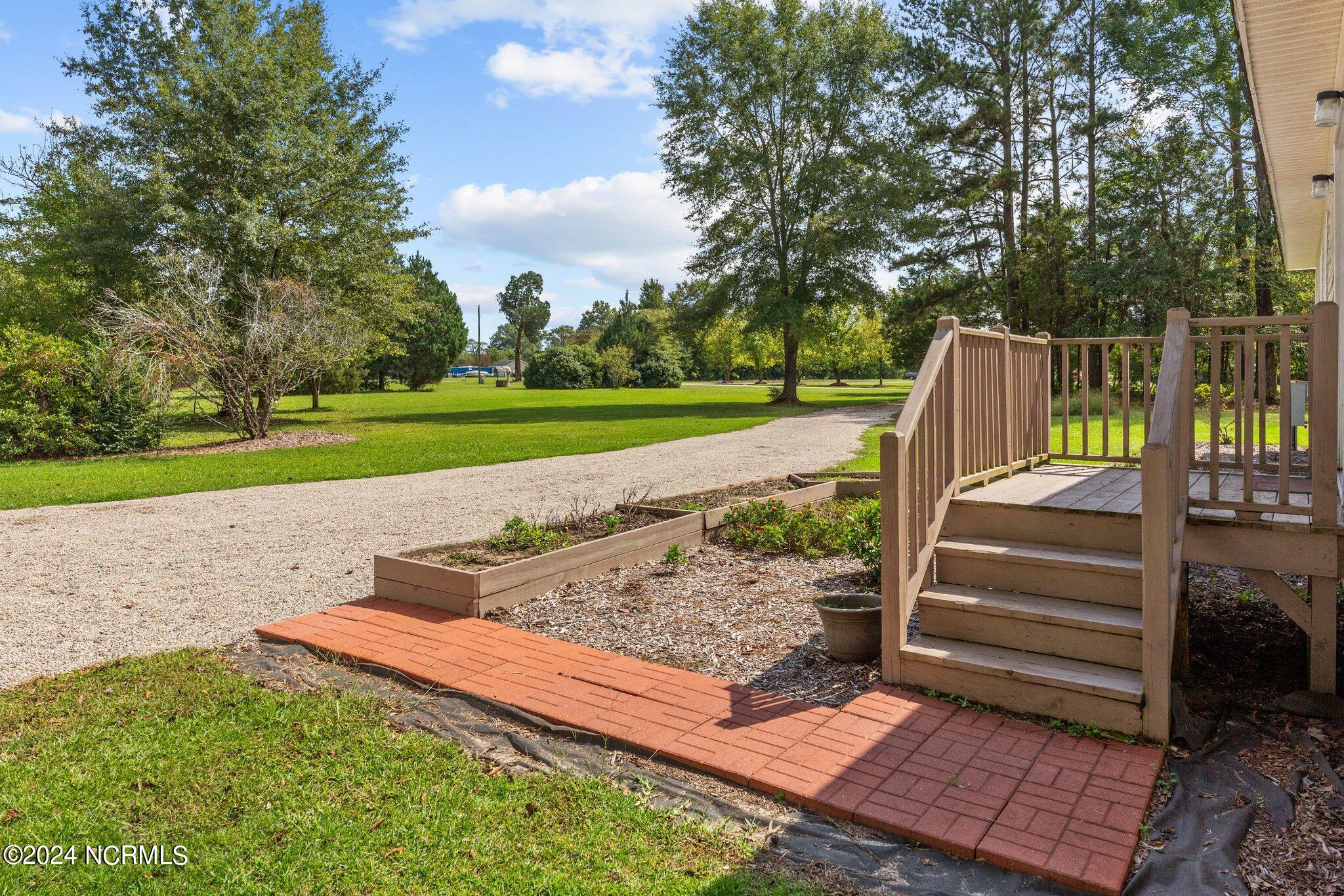 1057 Woodsend Lane
